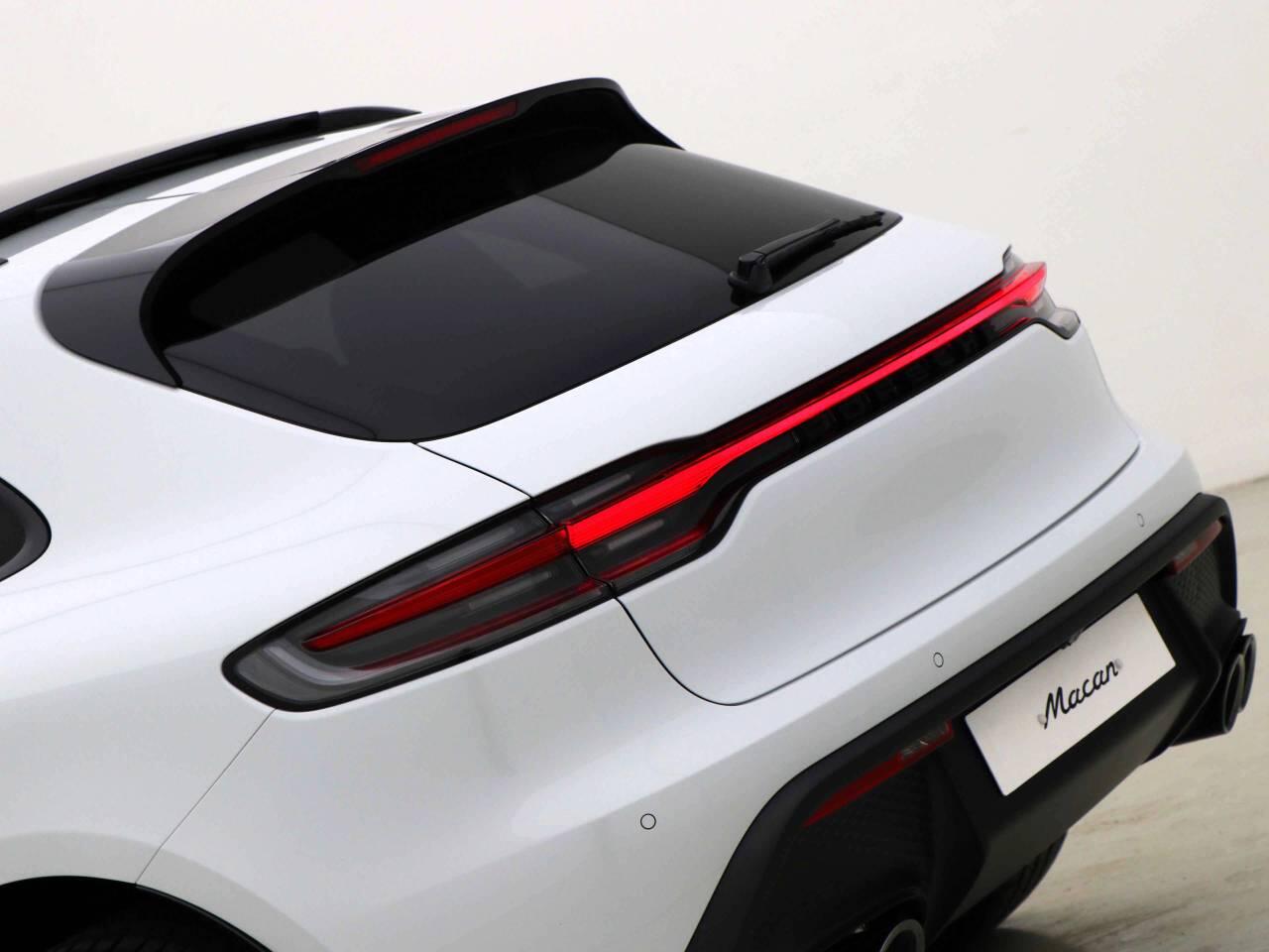 Porsche Macan view 21