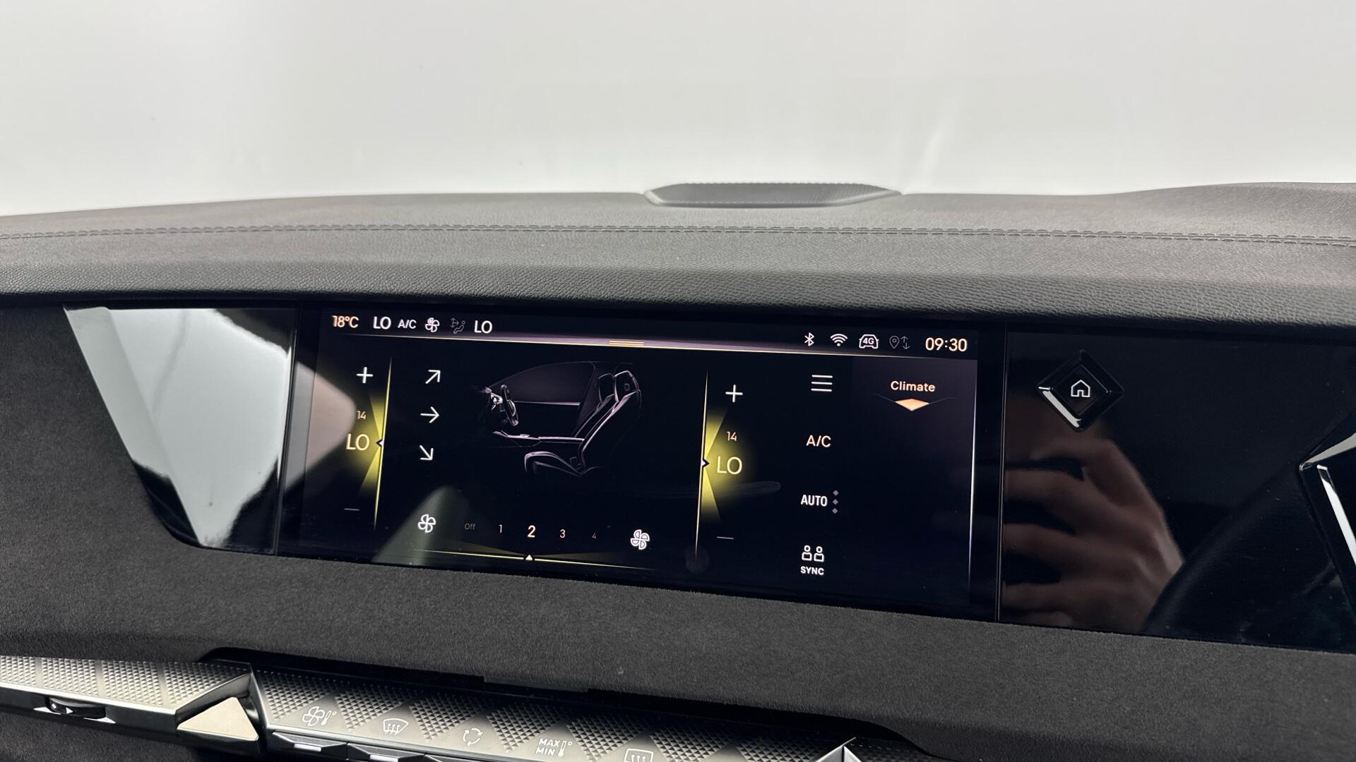 DS Automobiles DS 4 view 28