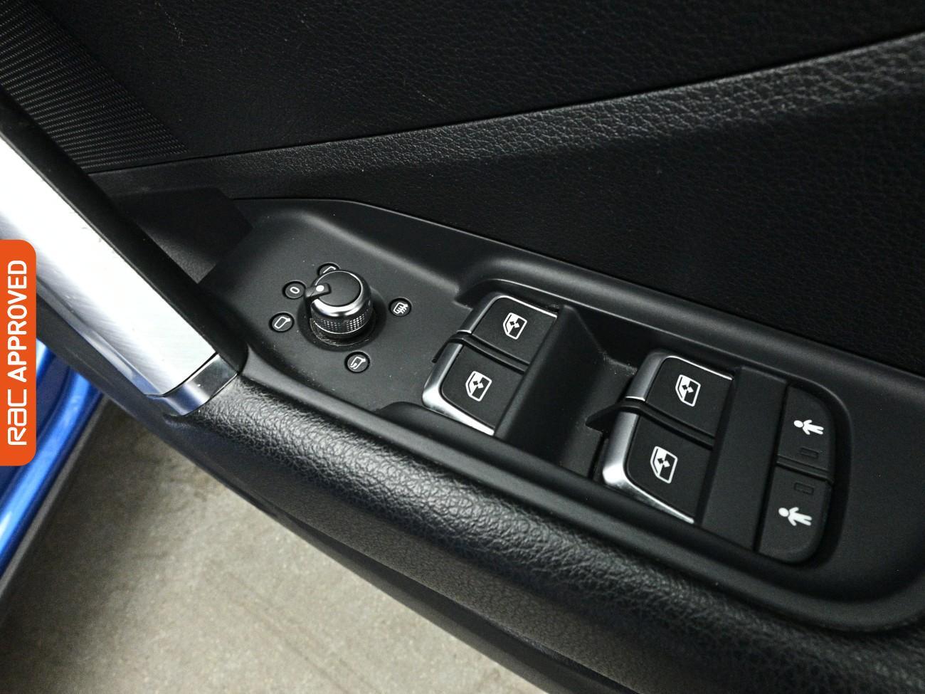 Audi Q2 view 25