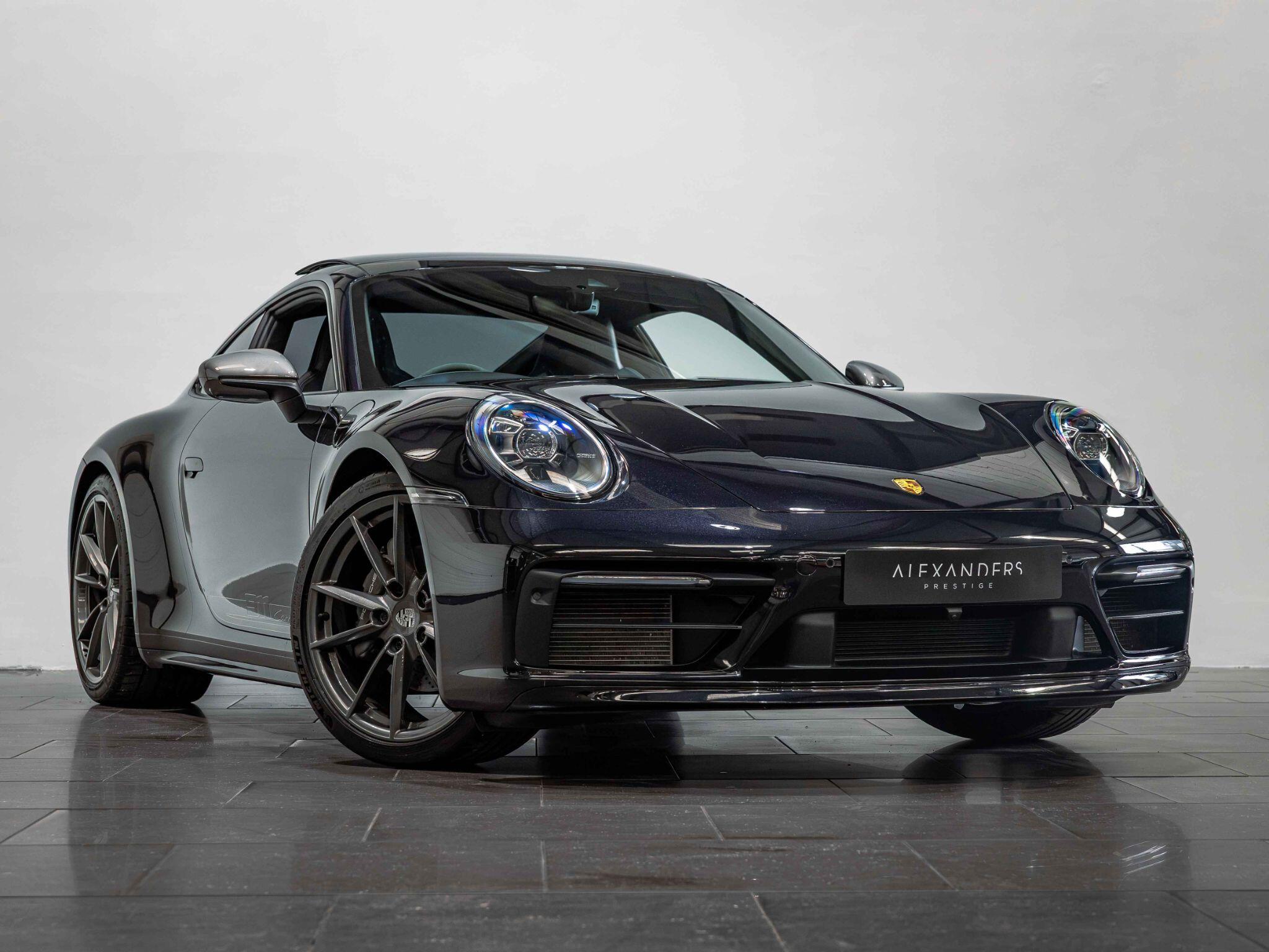 Porsche 911 view 8