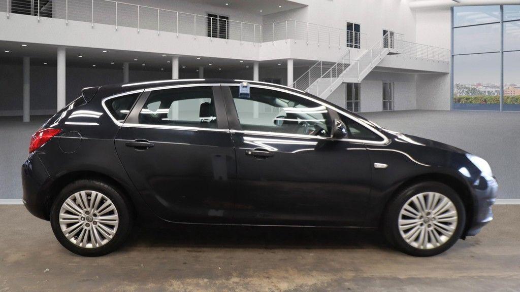 Vauxhall Astra view 5