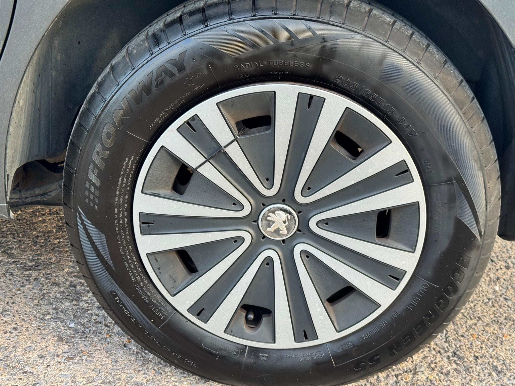 Peugeot Partner Tepee view 31