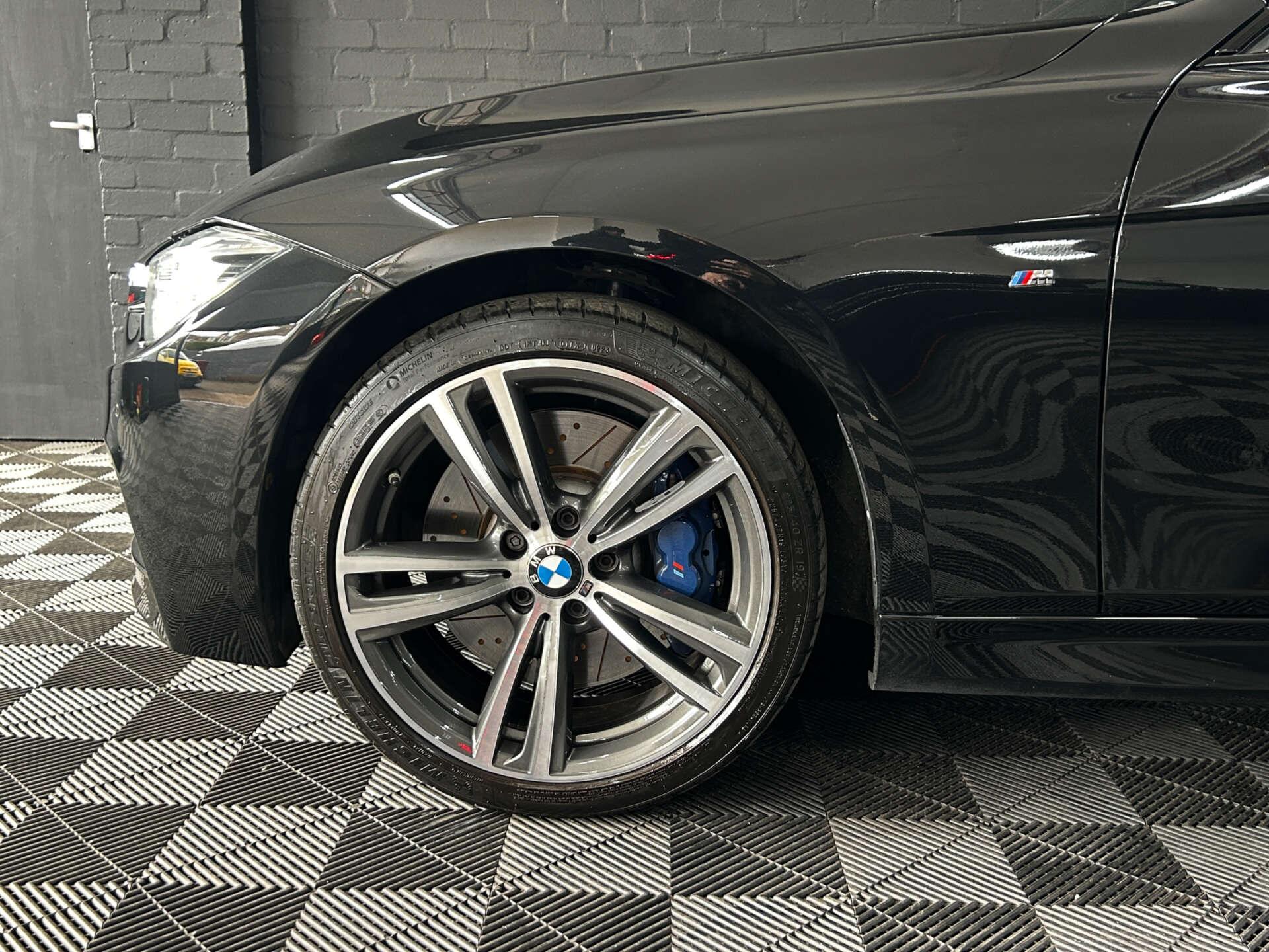 BMW 3 Series view 21