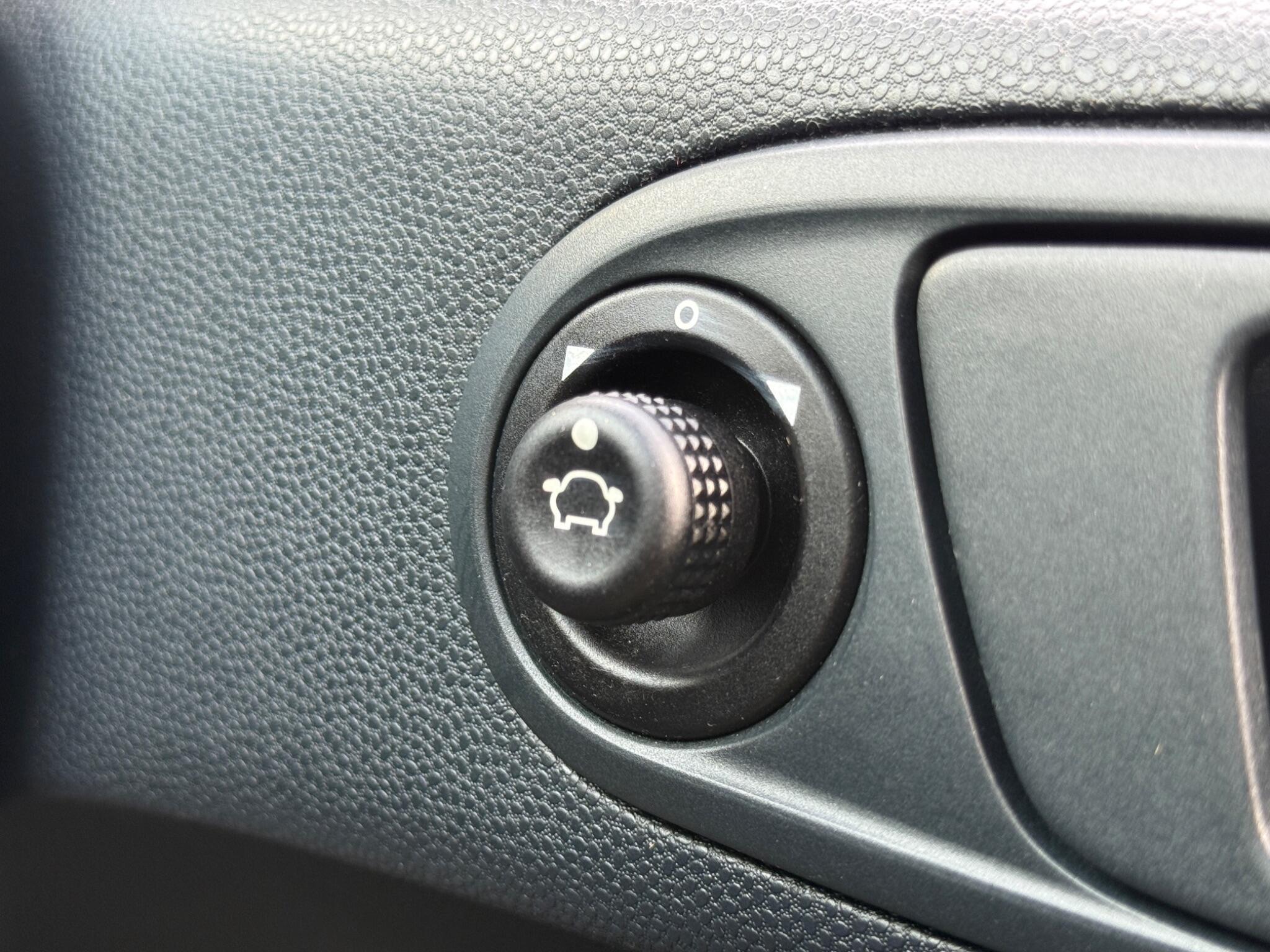 Ford Fiesta - Image 65