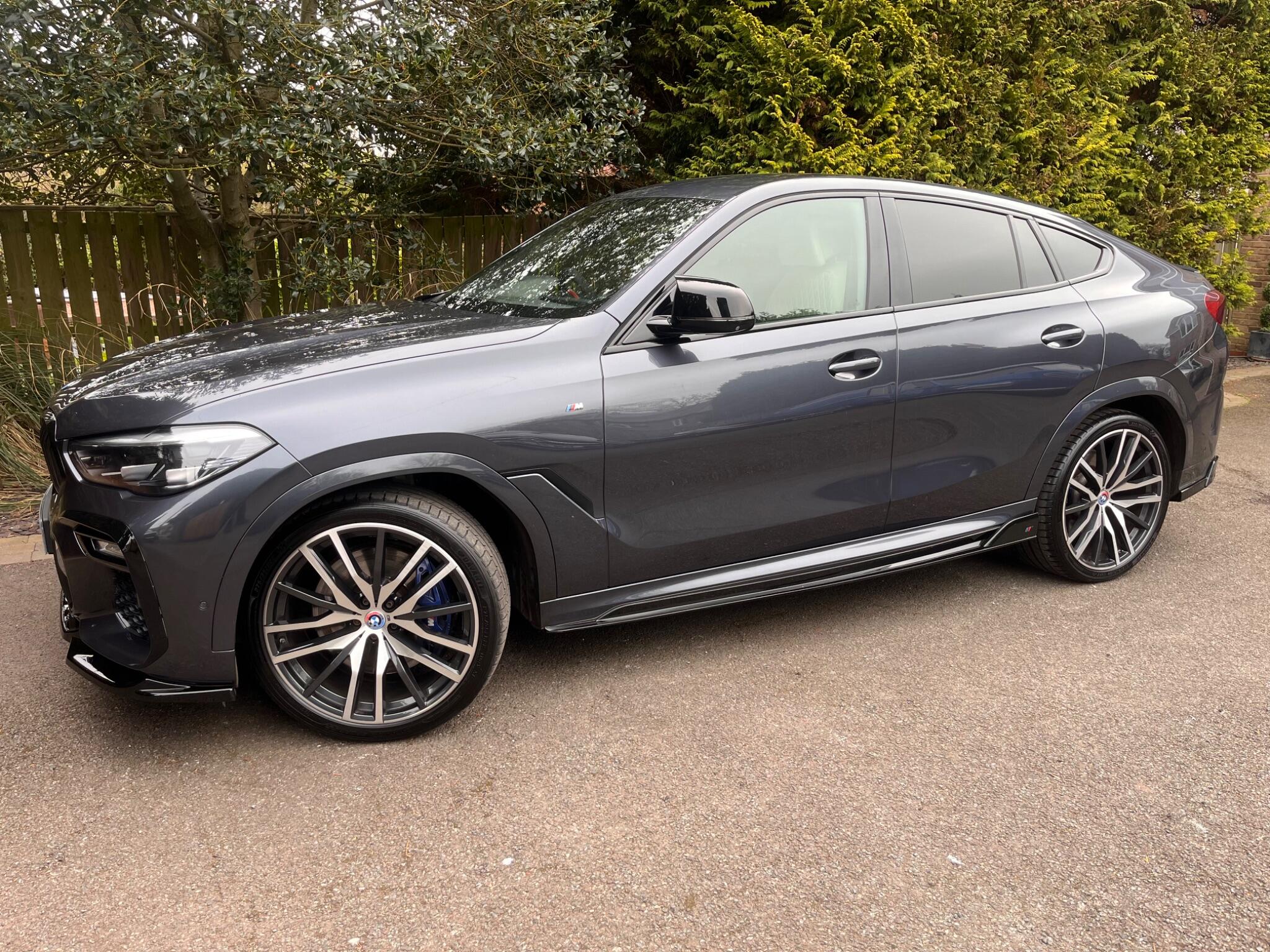 BMW X6 view 12