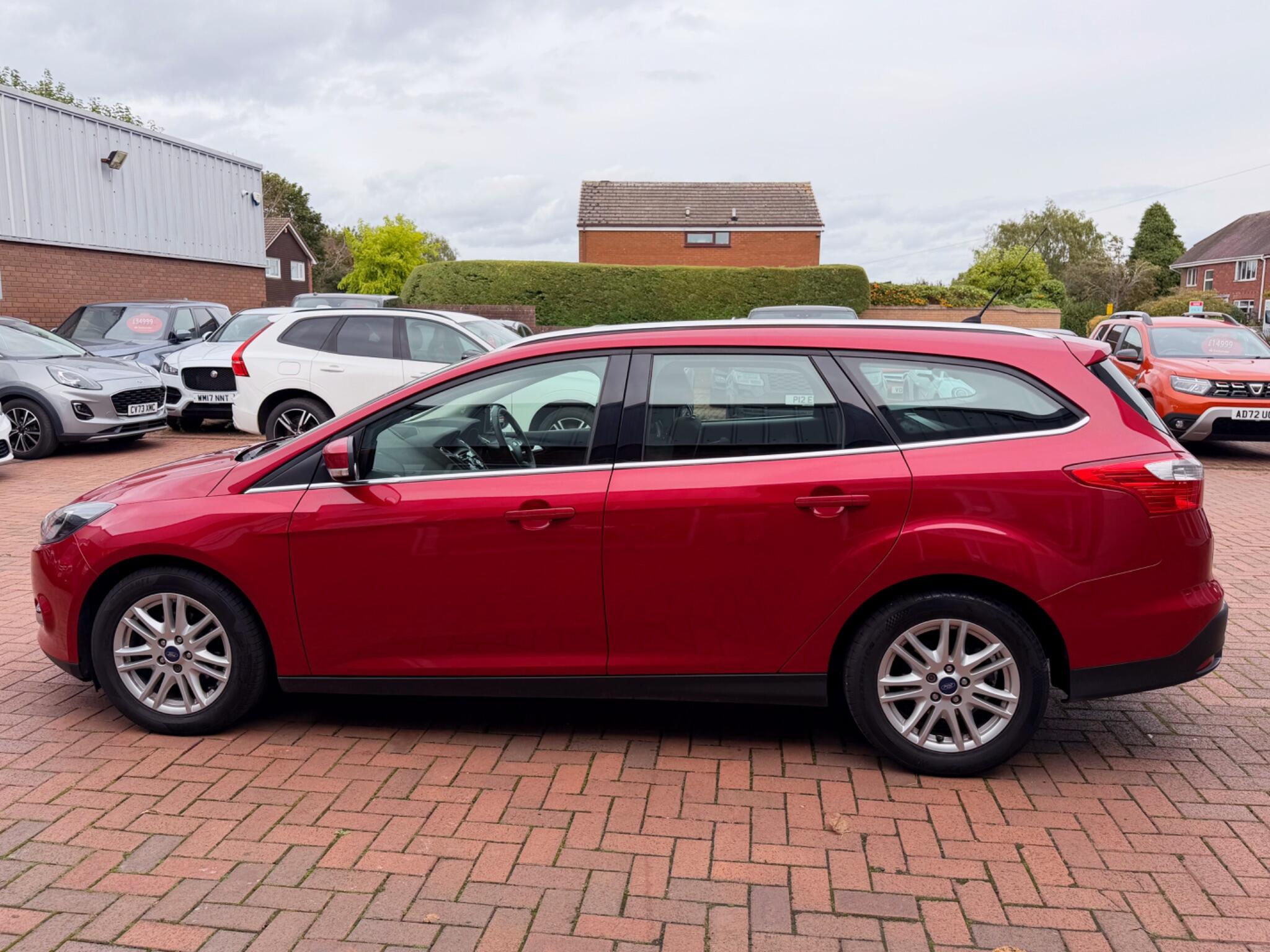 Ford Focus view 30
