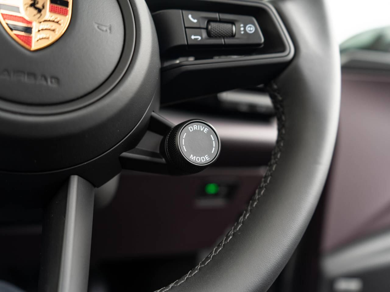 Porsche Macan view 38