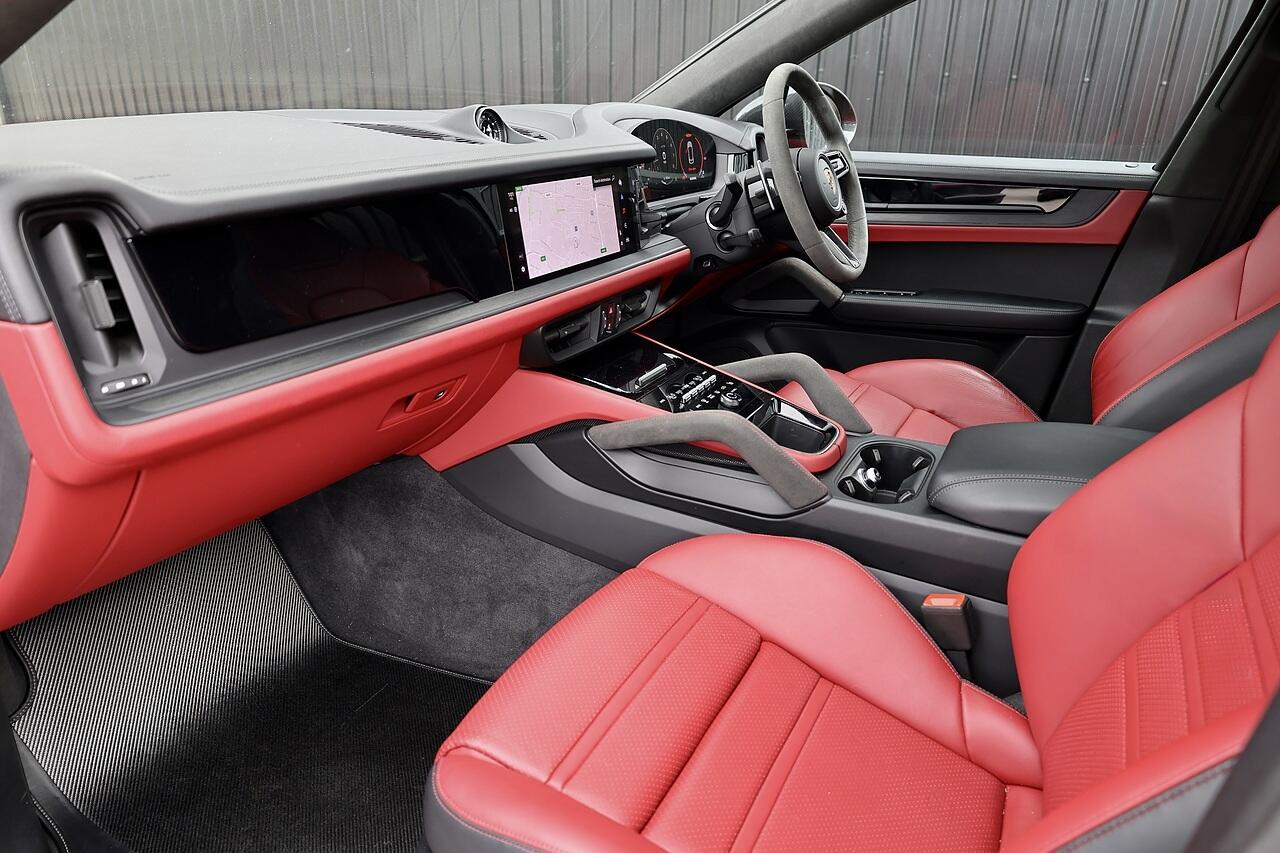 Porsche Cayenne view 3