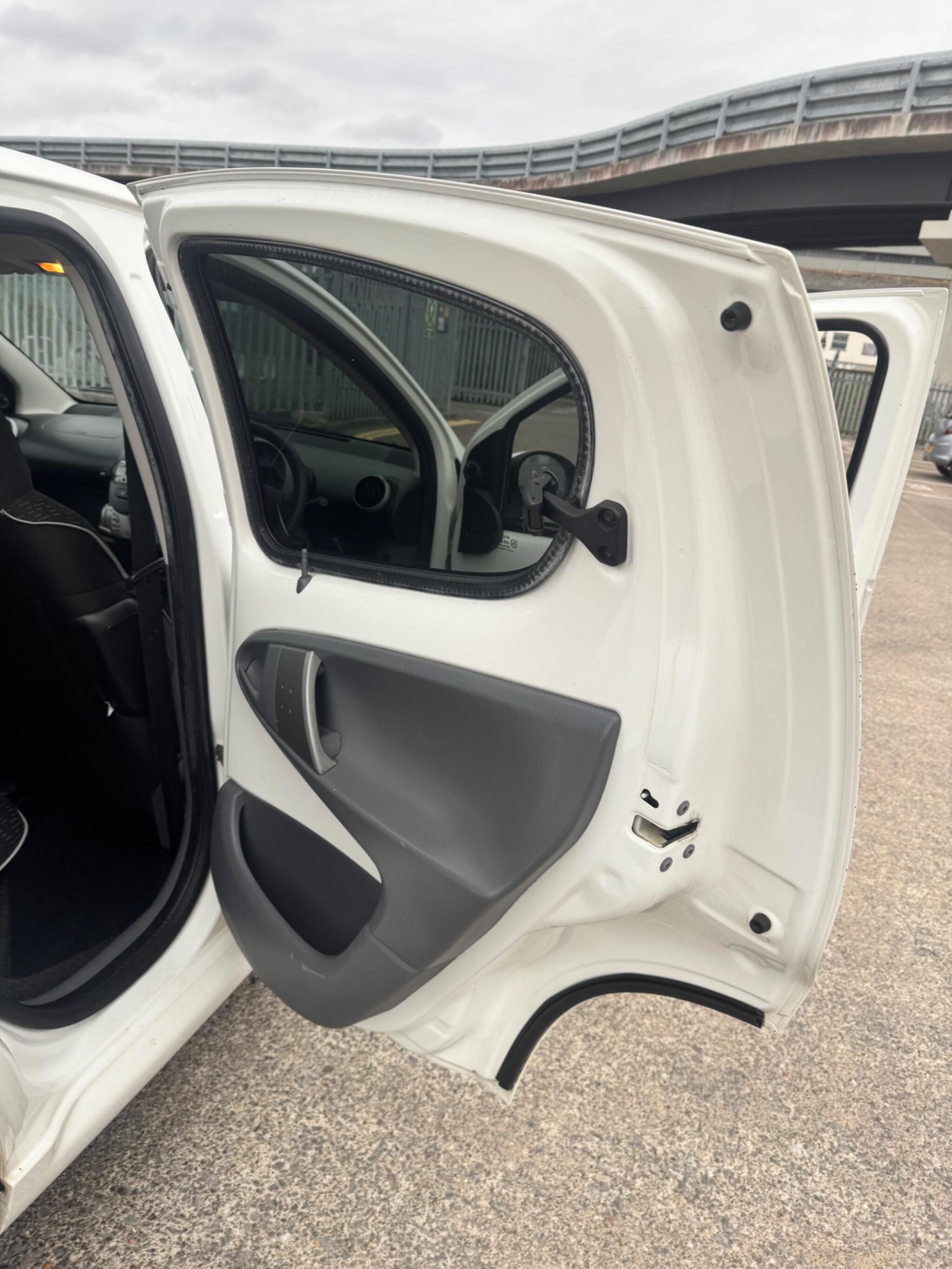 Peugeot 107 view 36