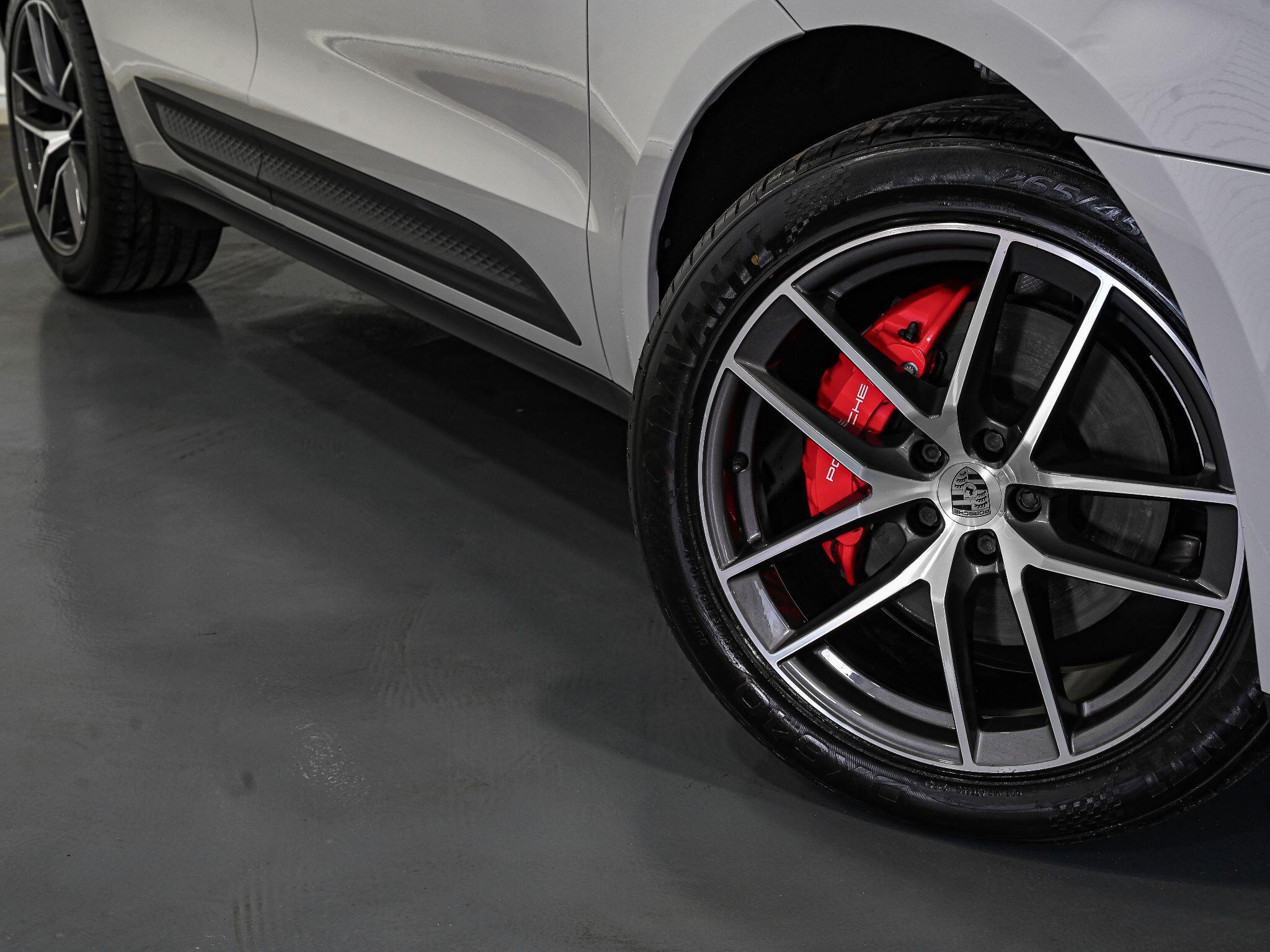 Porsche Macan view 21