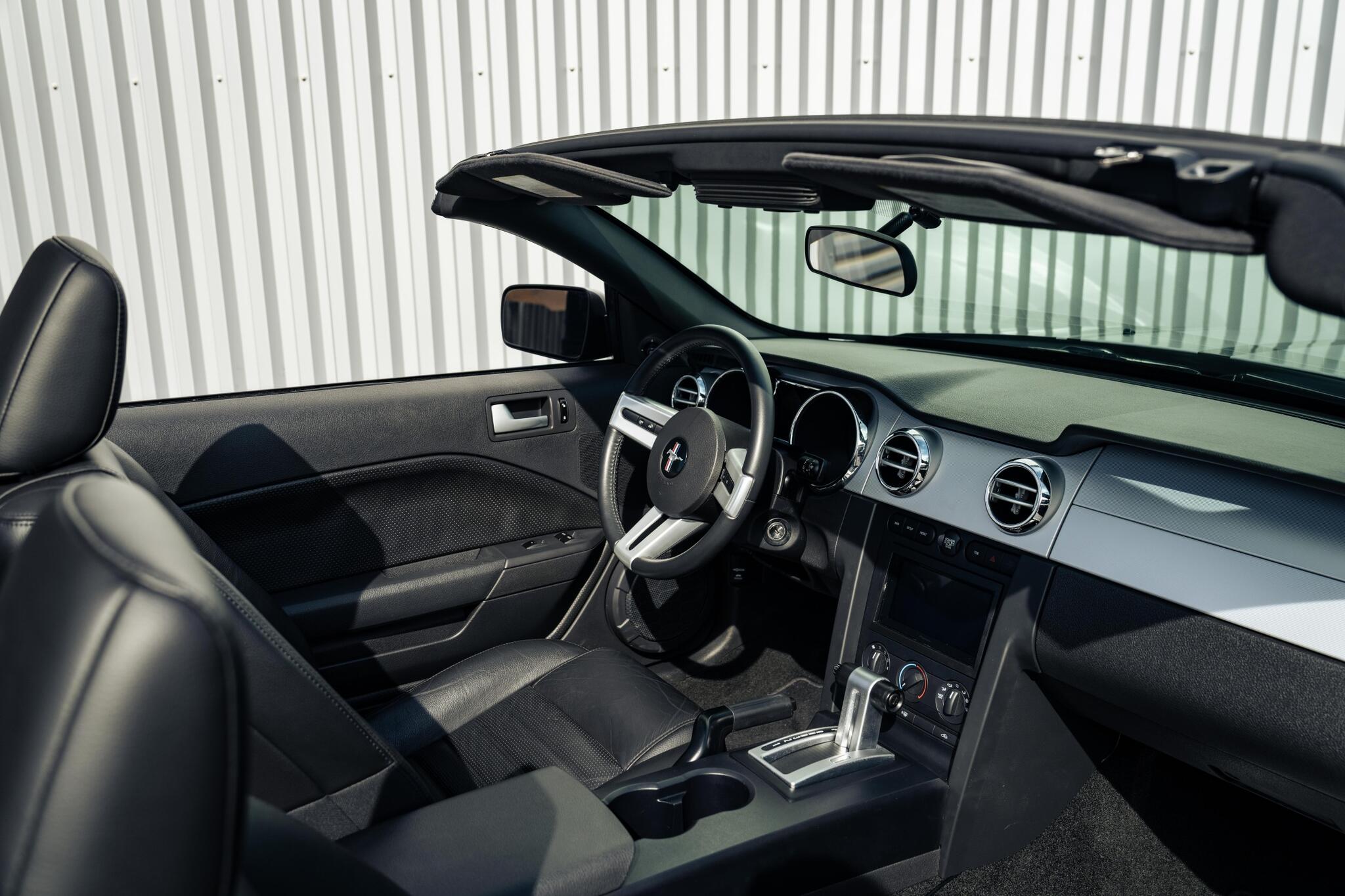 Ford Mustang view 14