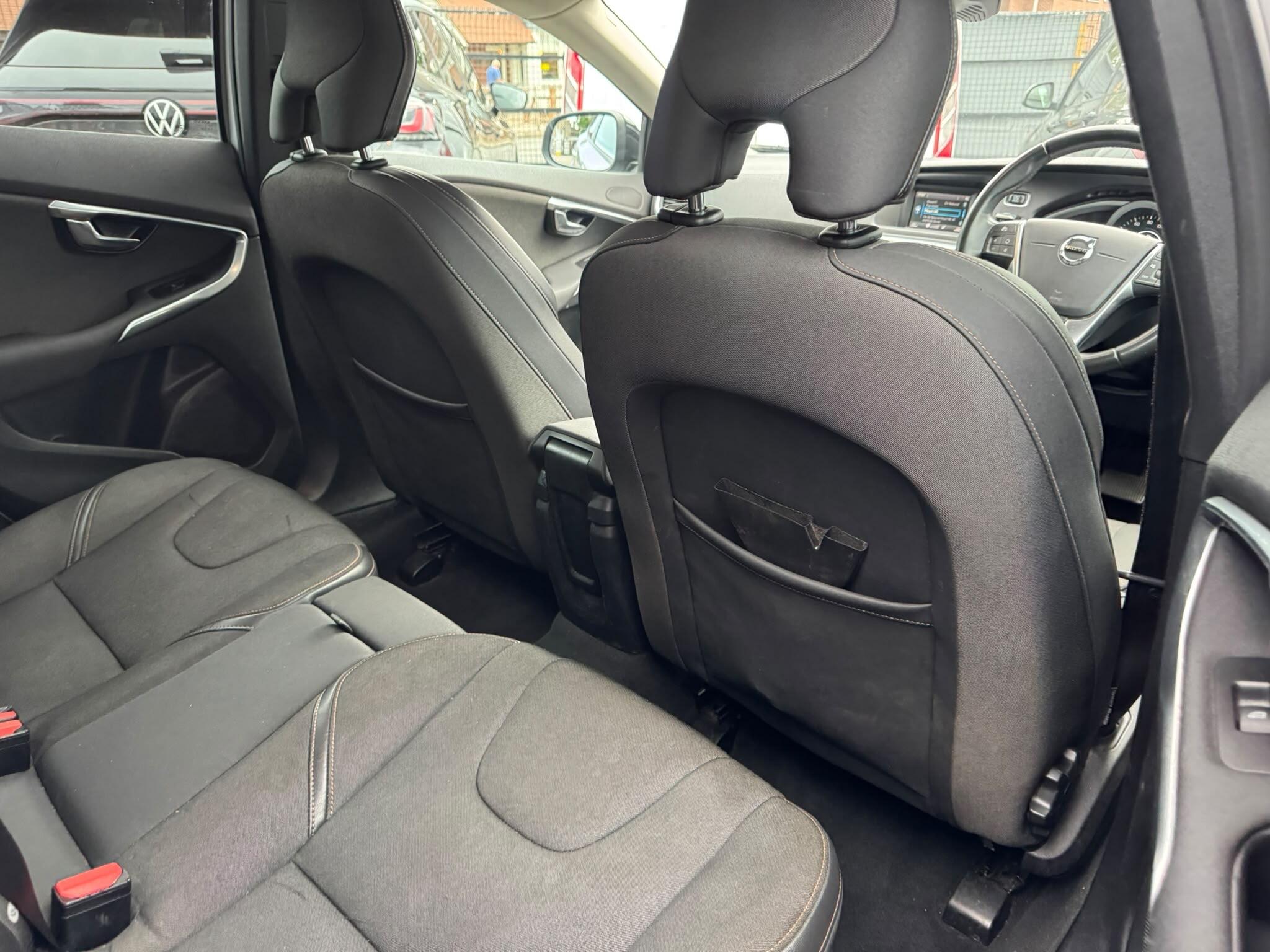 Volvo V40 Cross Country view 69