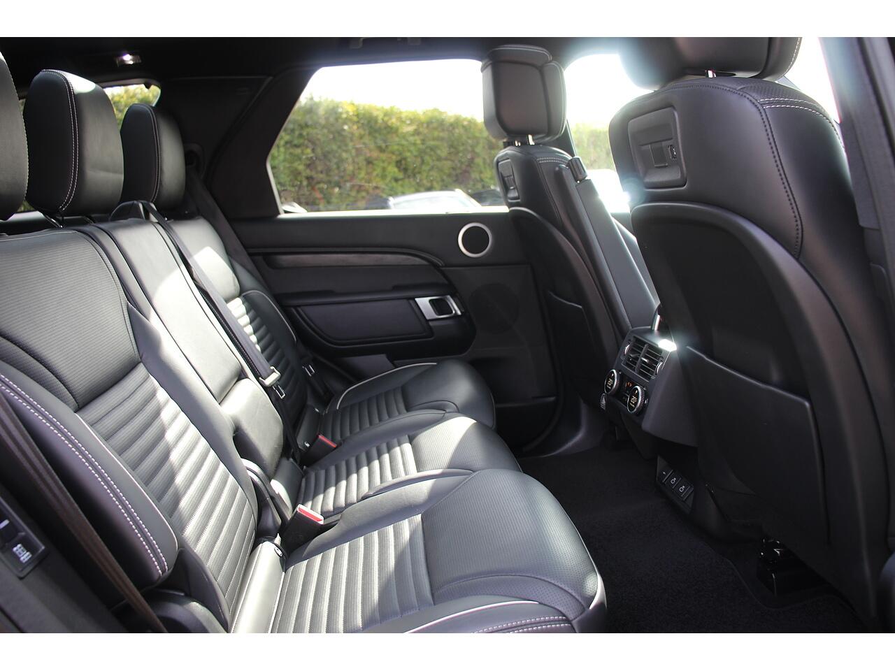 Land Rover Discovery view 22