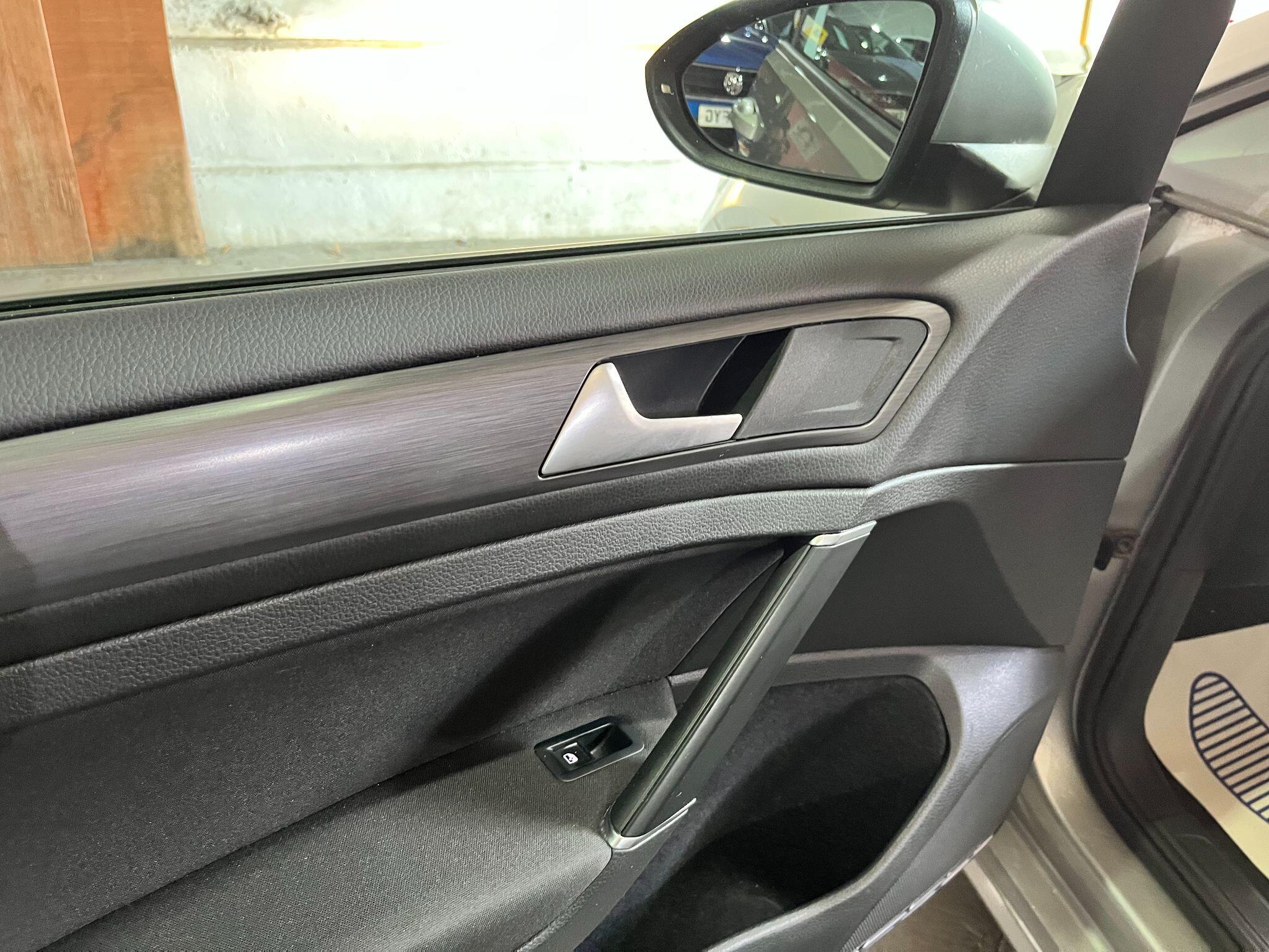Volkswagen Golf view 29