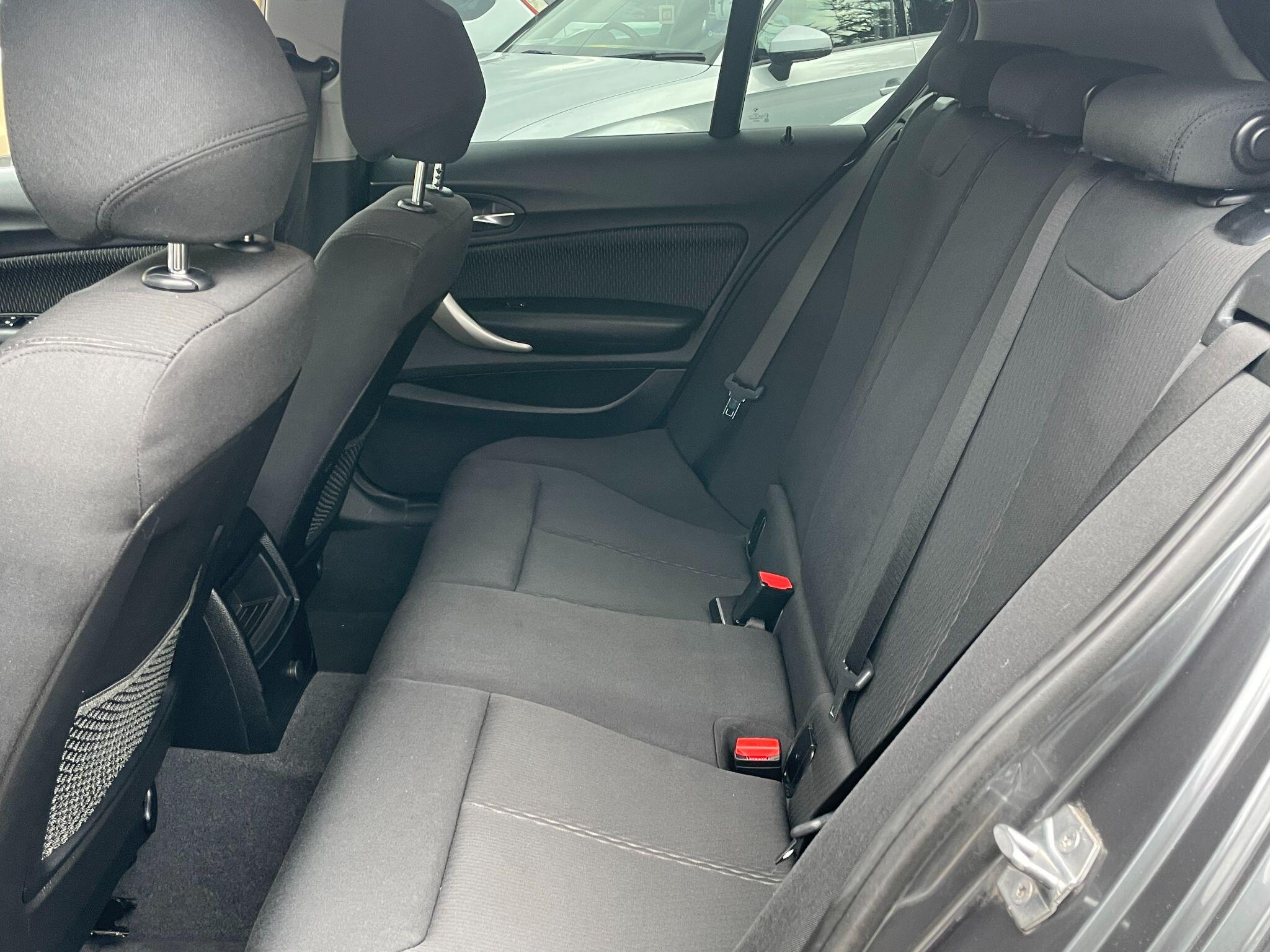 BMW 1 Series view 20