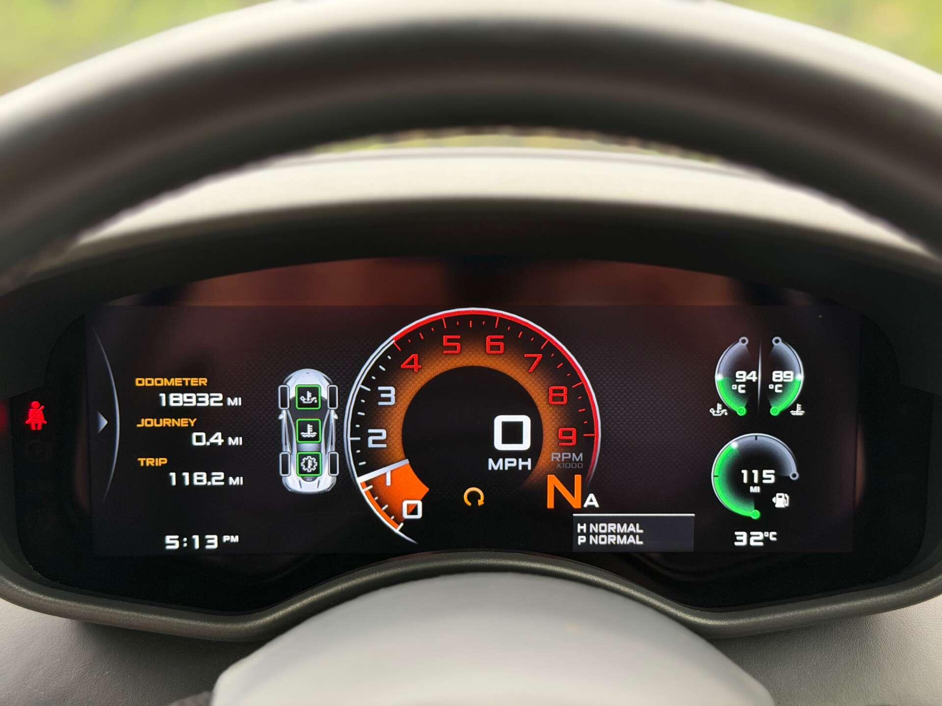 McLaren 570GT view 39