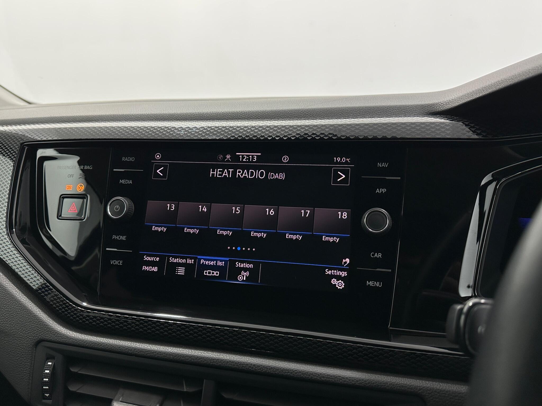 Volkswagen Polo view 24