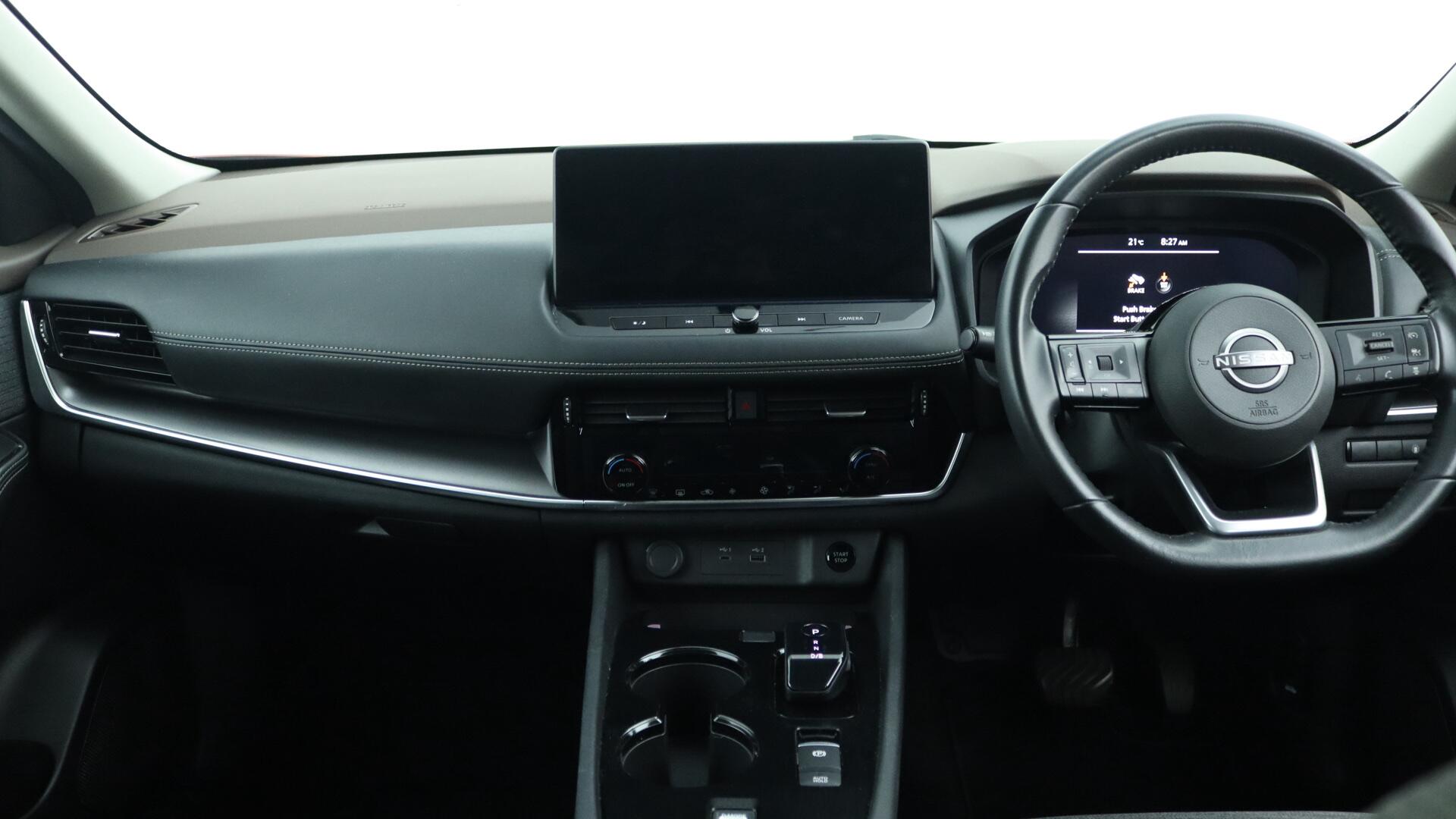 Nissan X-Trail view 5