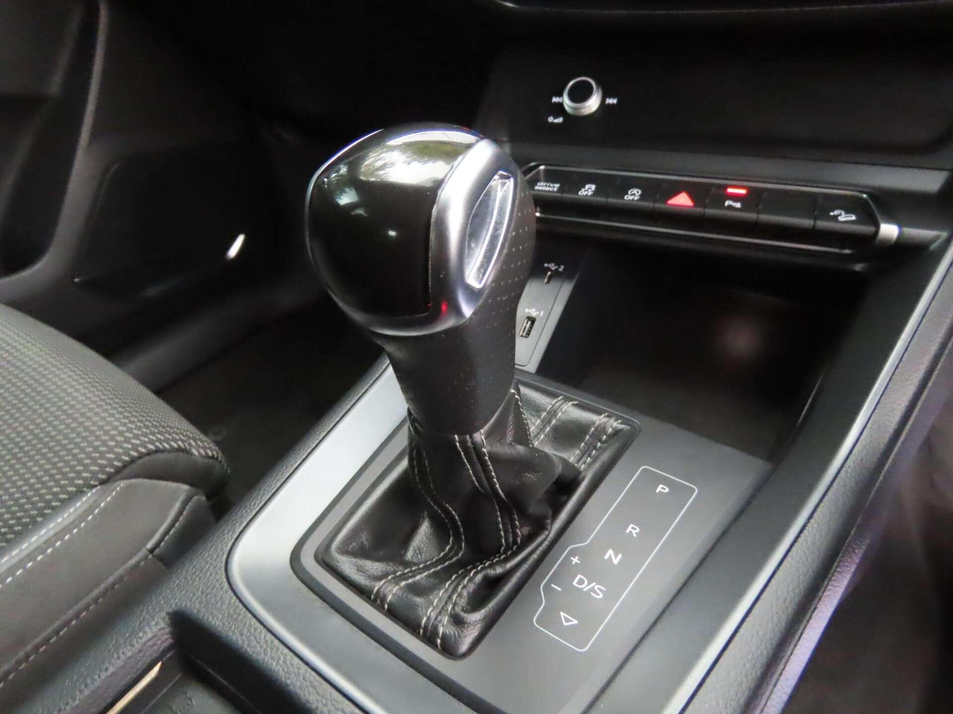 Audi Q3 view 13