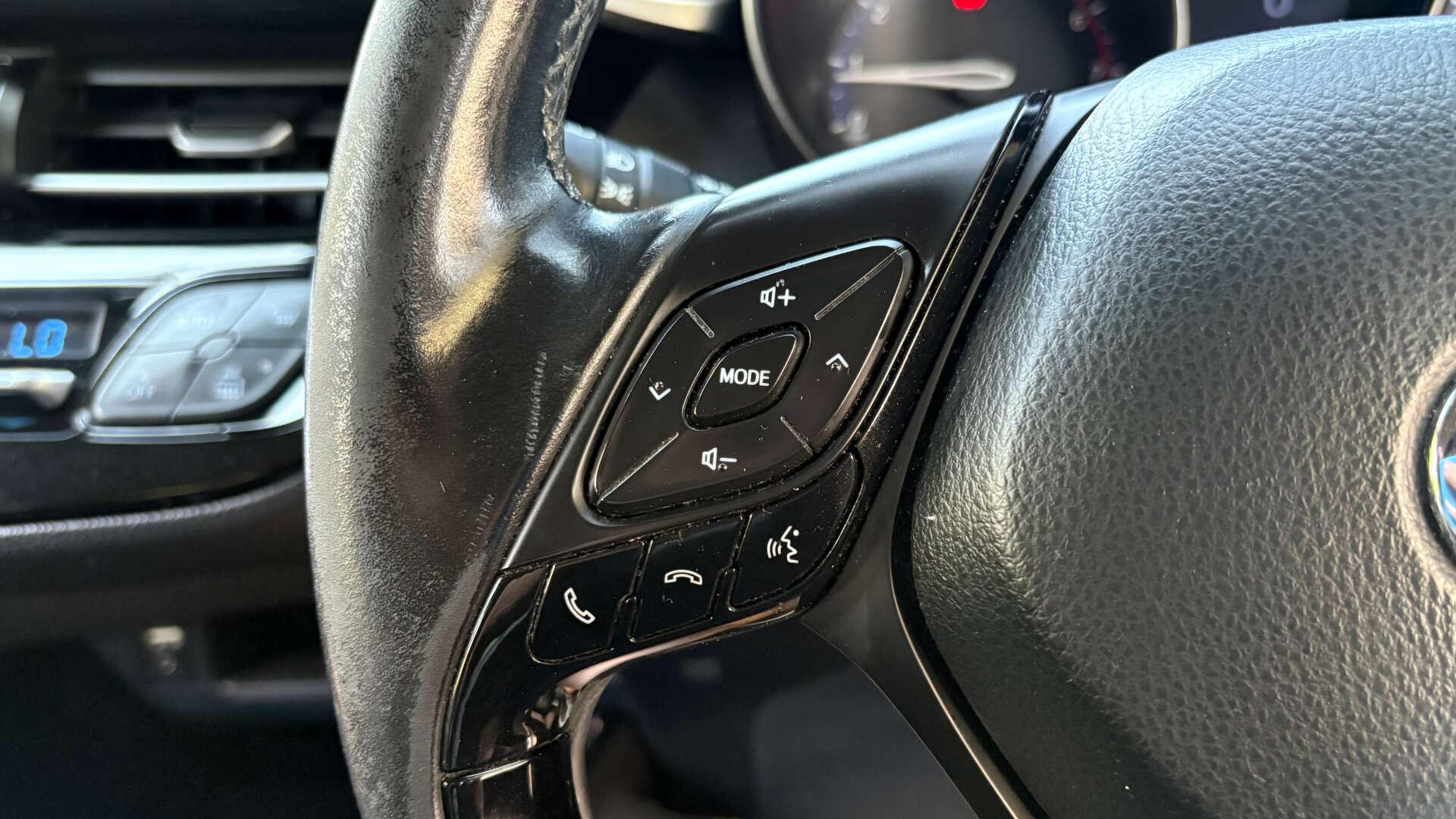 Toyota C-HR view 17