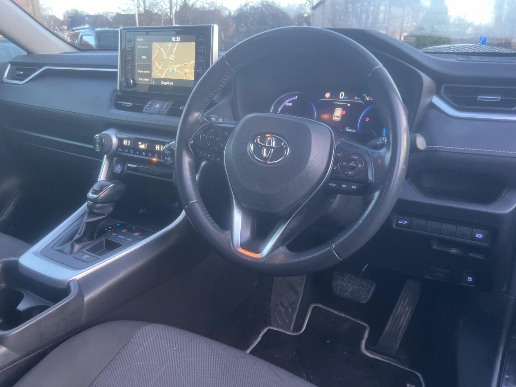 2019 Toyota RAV4 2.5 VVT-h Design CVT Euro 6 (s/s) 5dr • 116,015 miles image 16