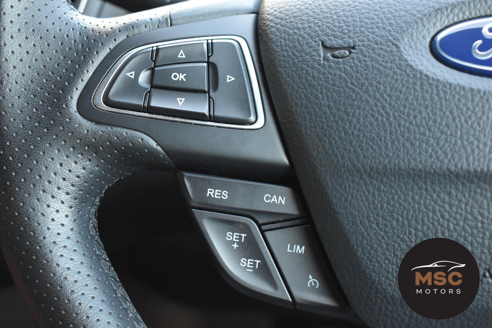 Ford Focus view 47
