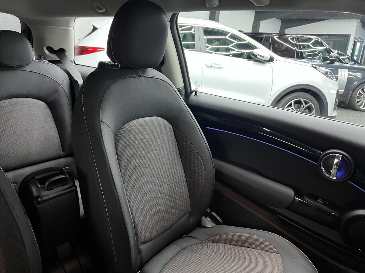 Mini Hatch view 36
