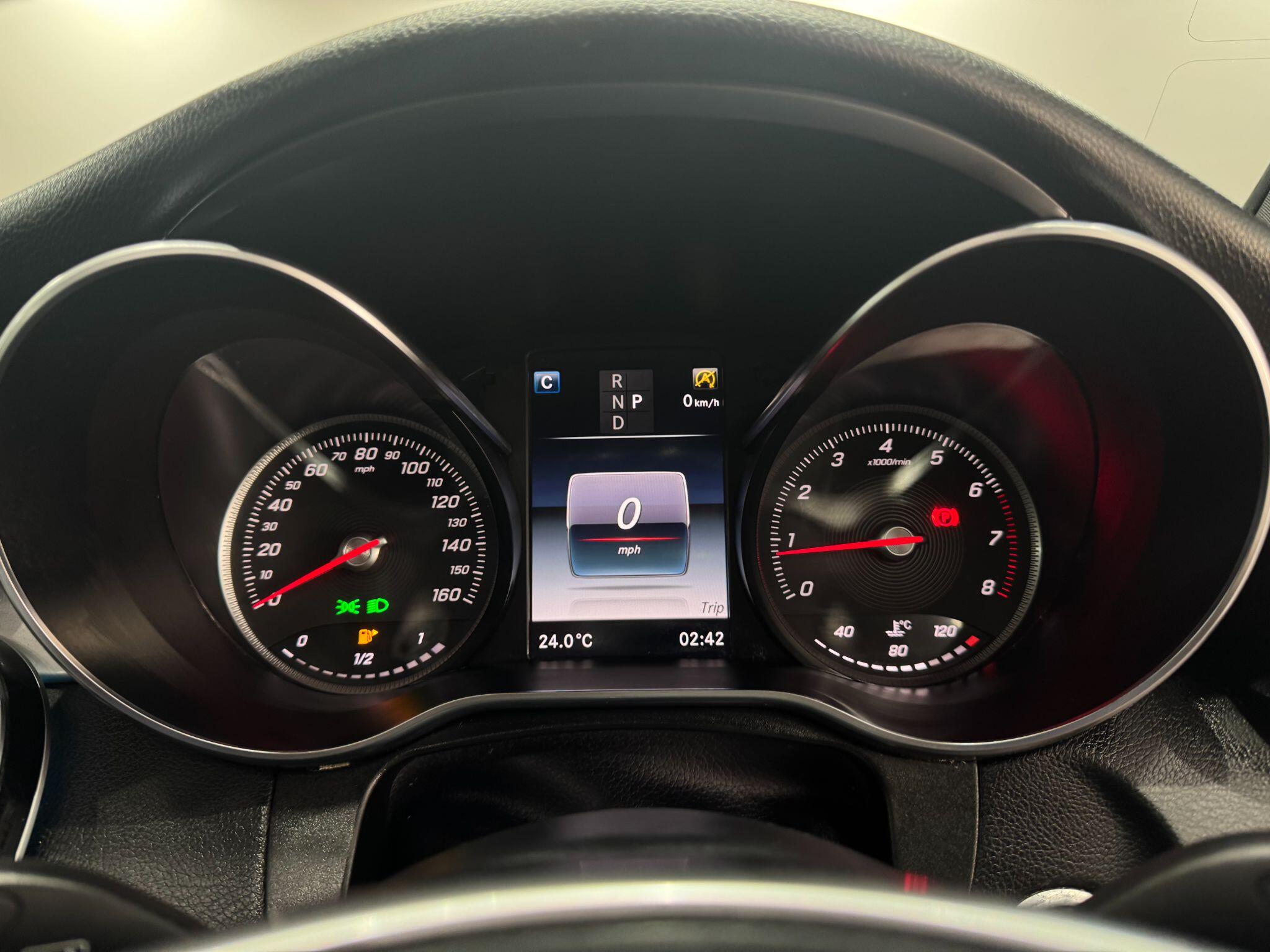 Mercedes-Benz GLC view 40