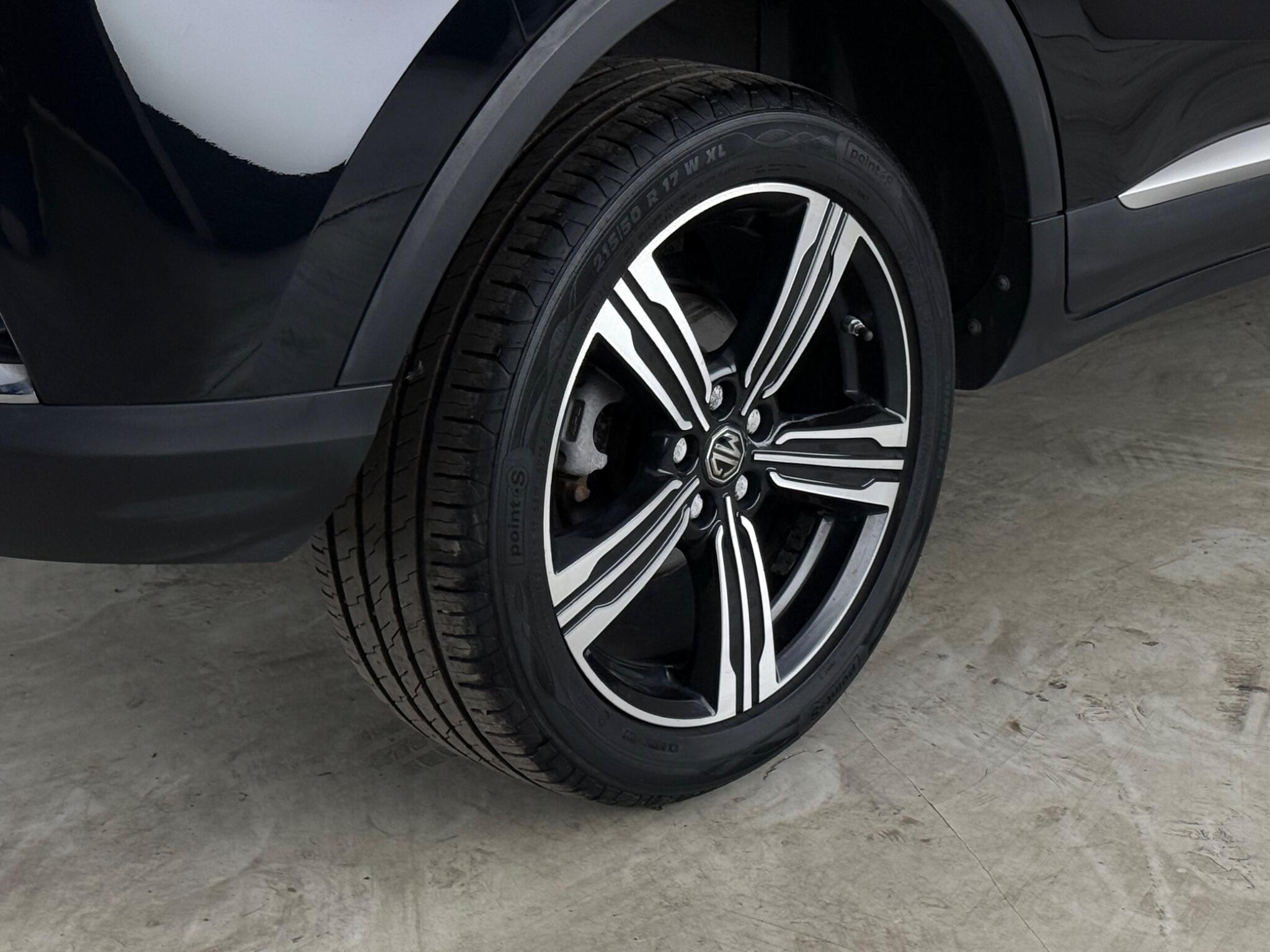 MG ZS view 9