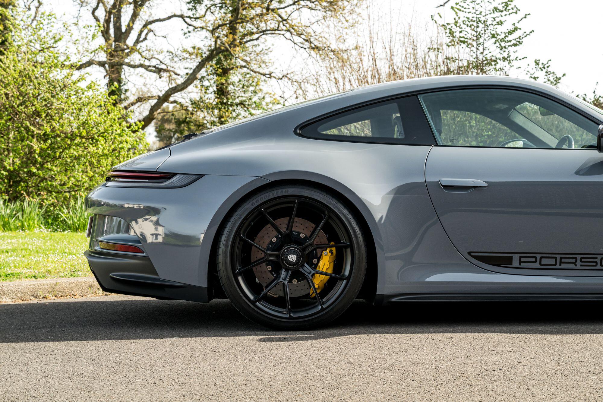 Porsche 911 view 47
