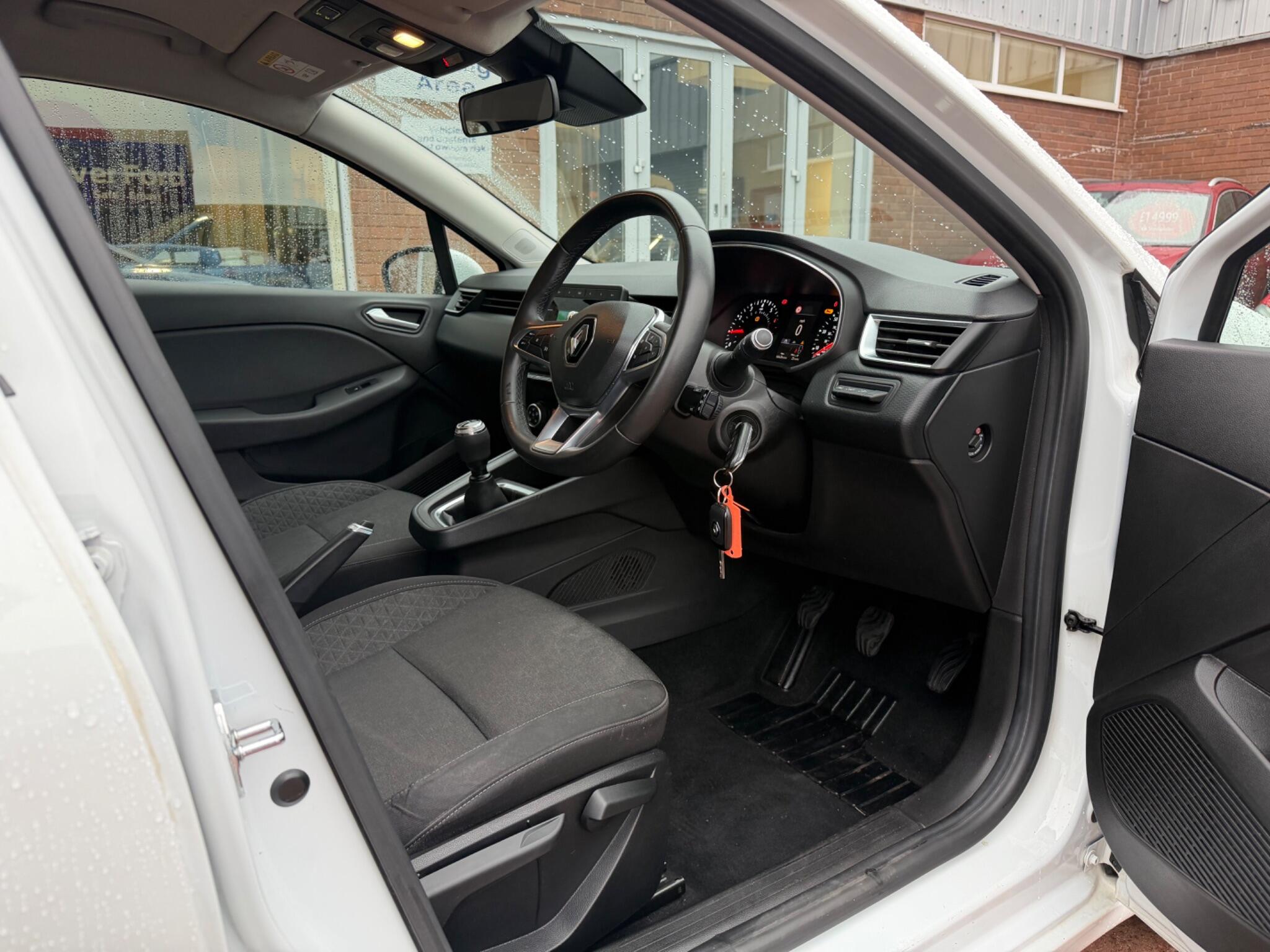 Renault Clio view 62