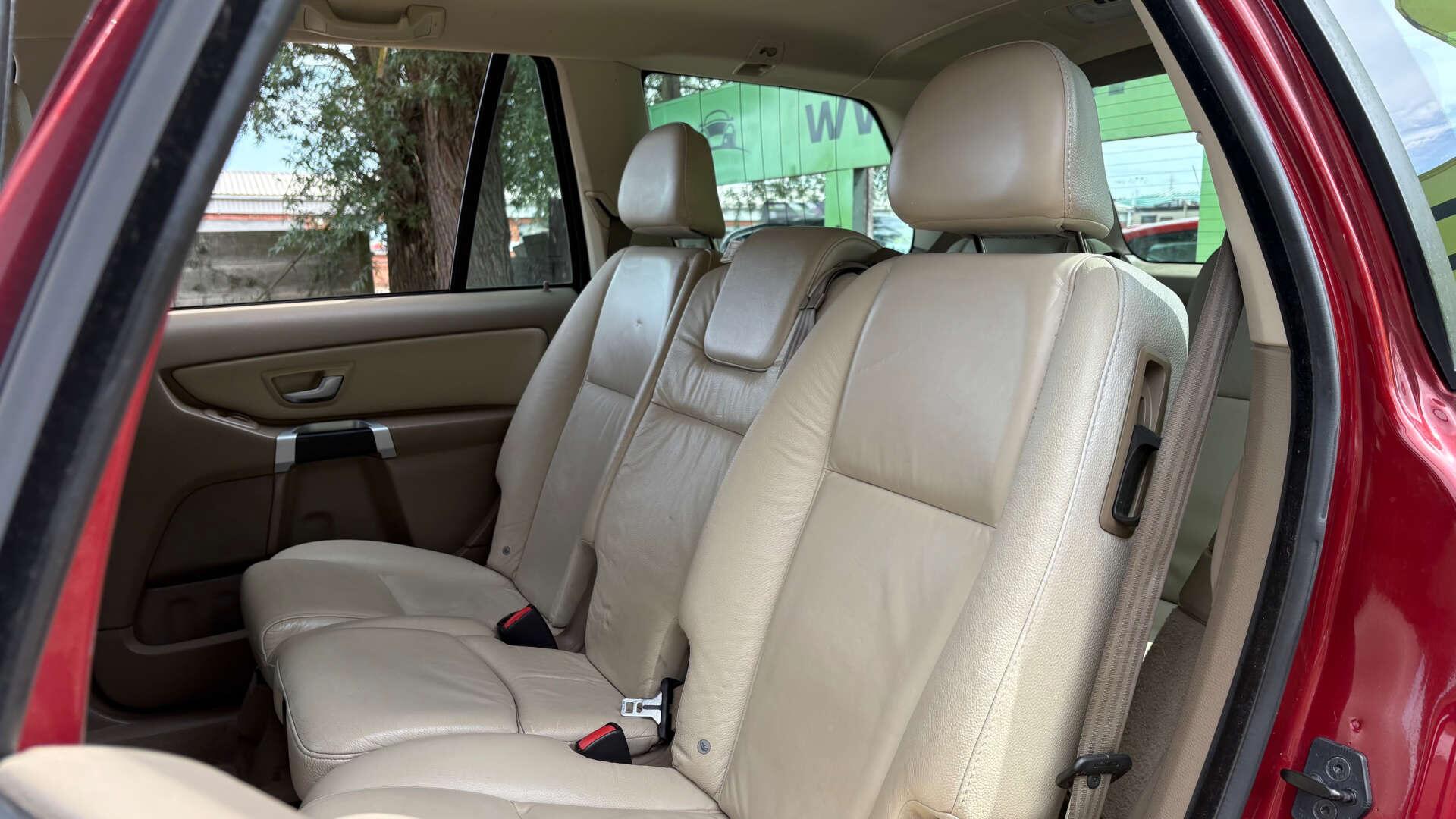 Volvo XC90 view 12