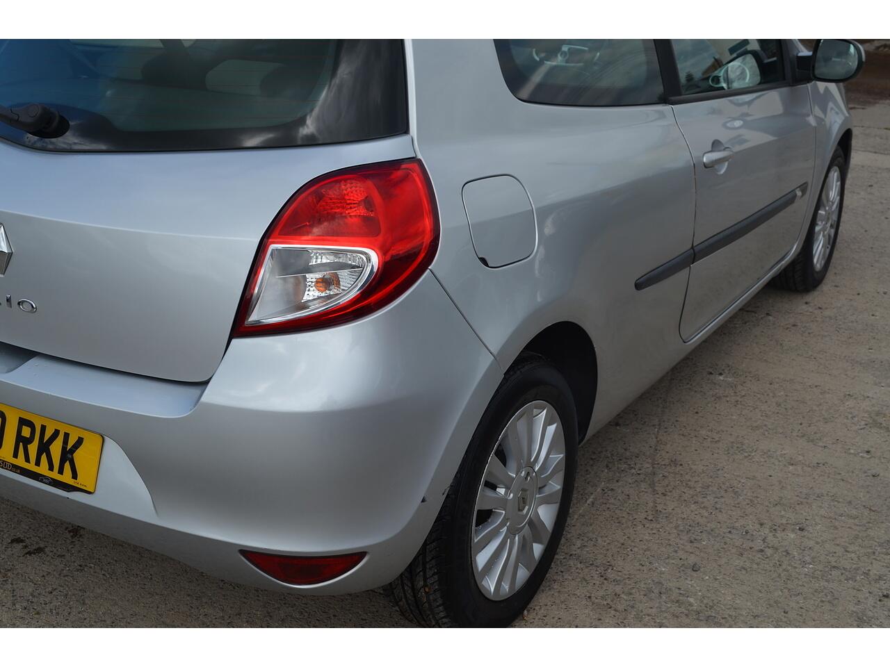 Renault Clio view 34