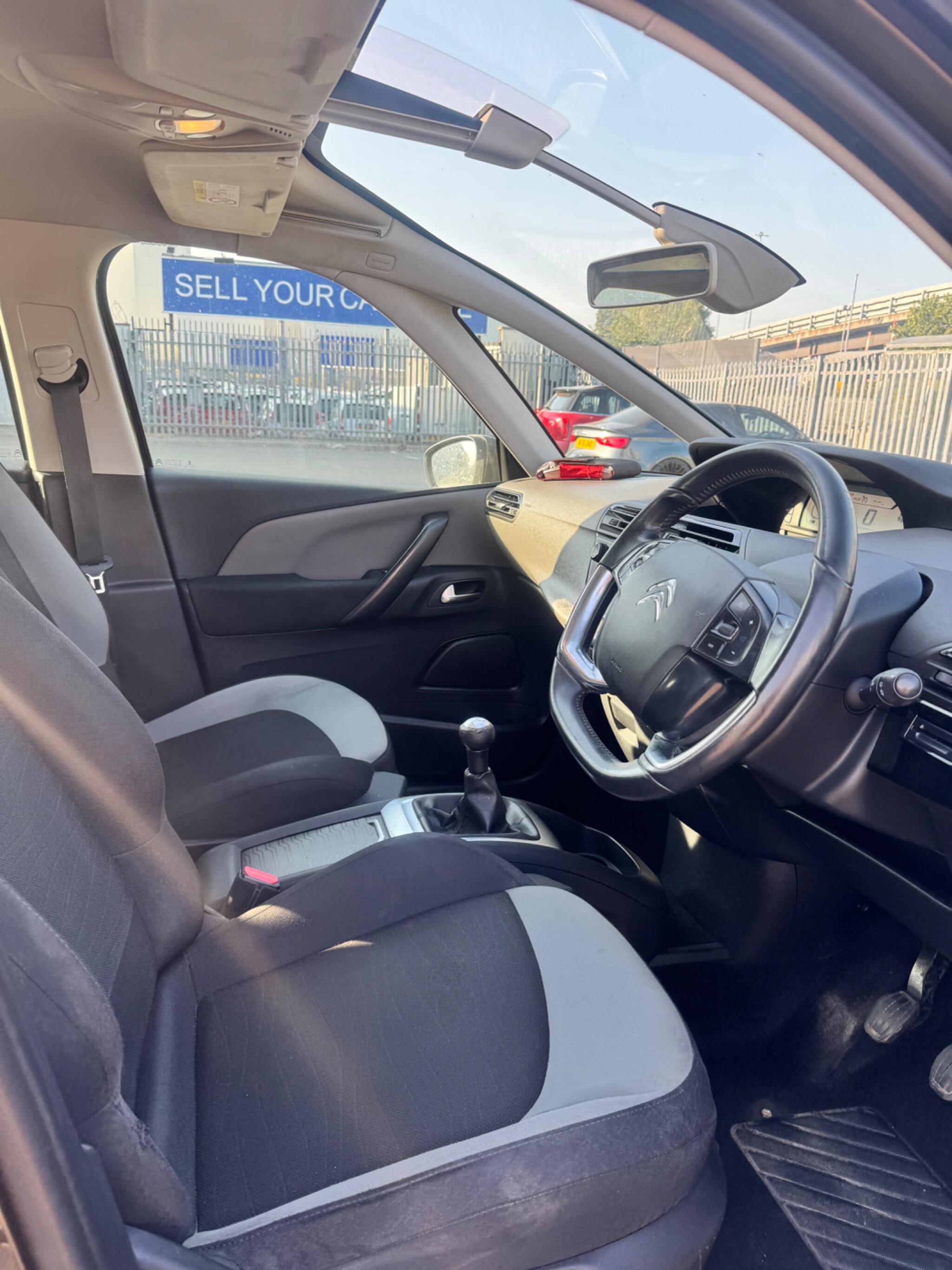 Citroen C4 Picasso view 29