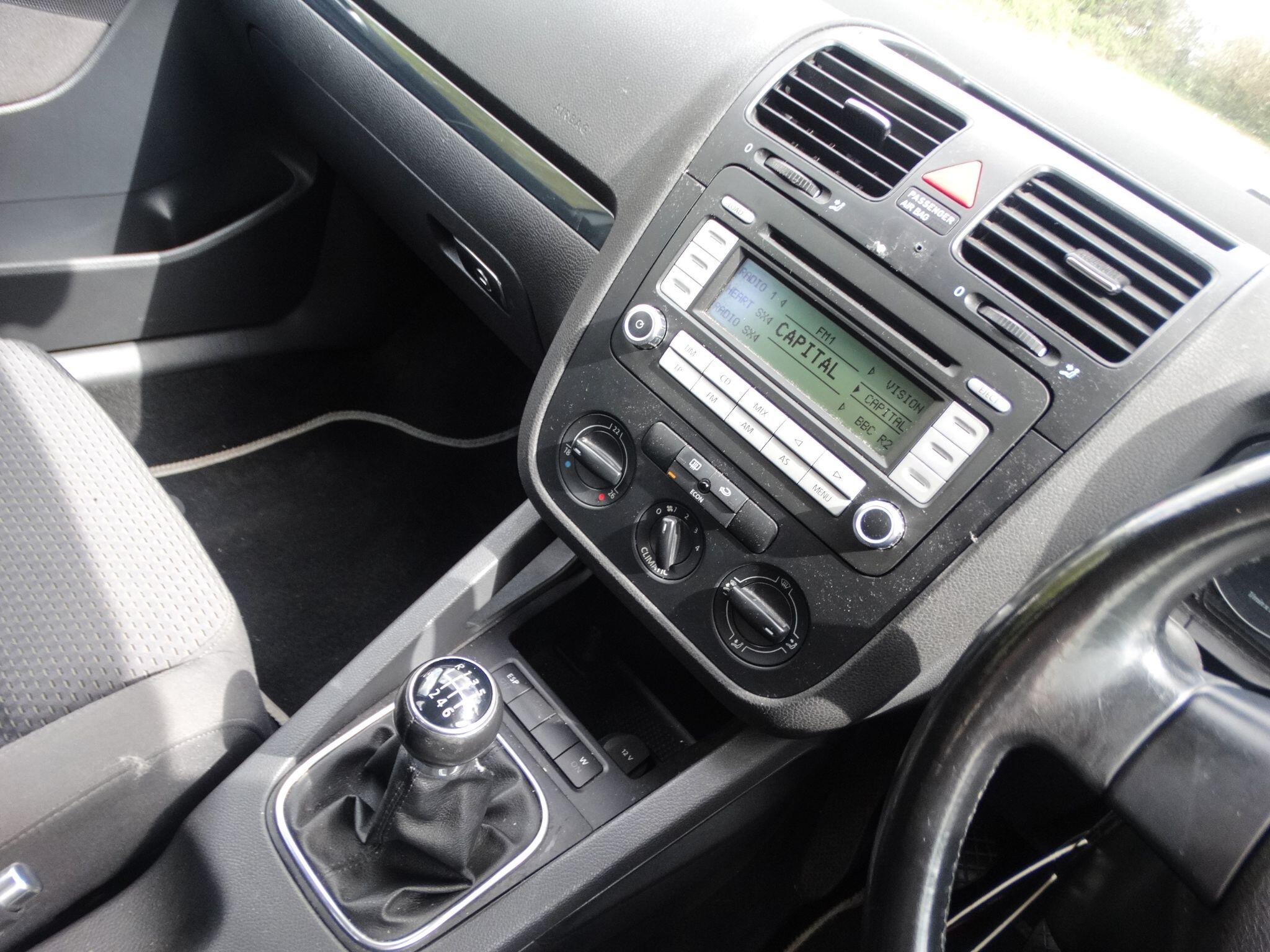 Volkswagen Golf view 6