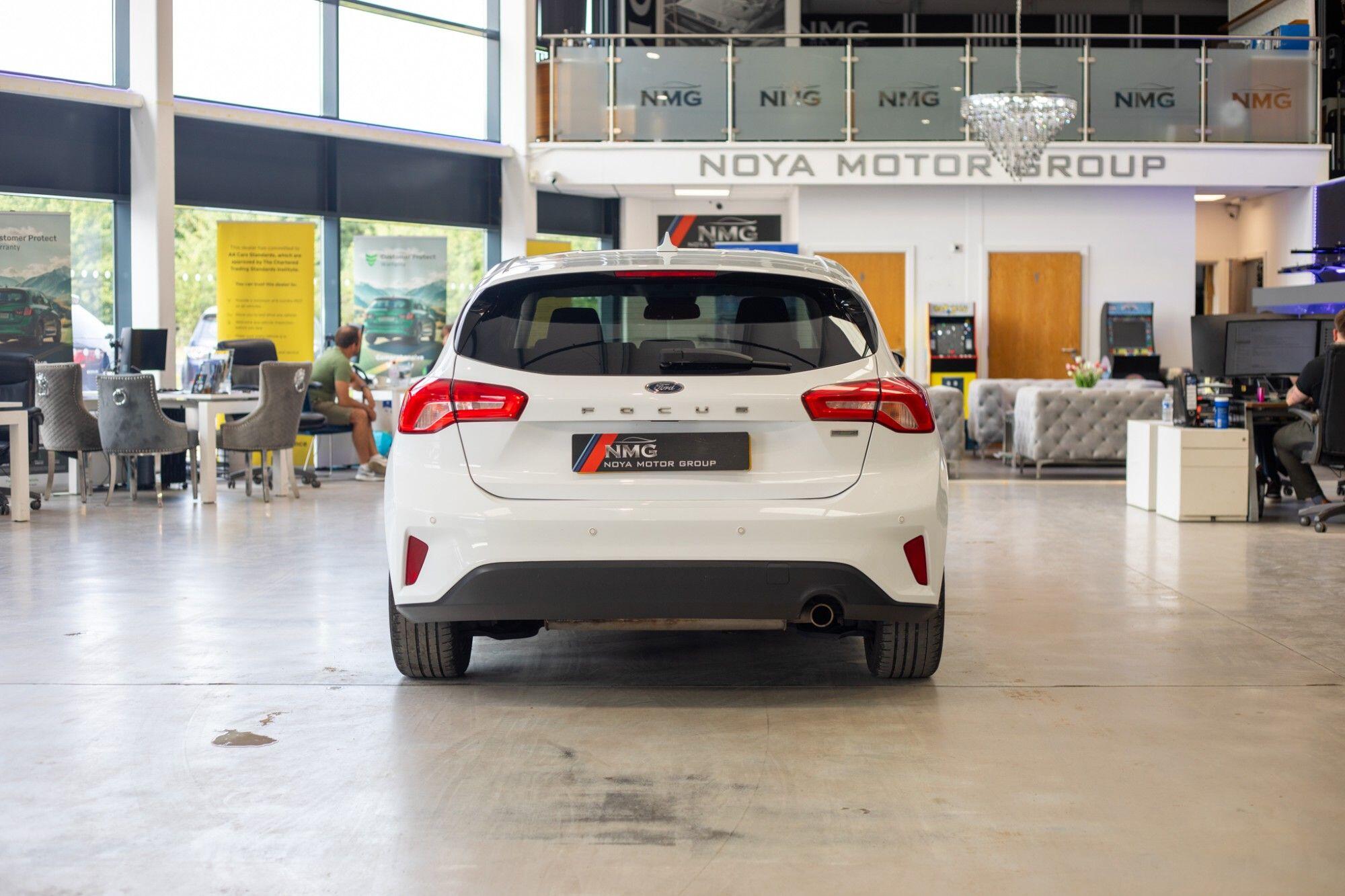 Ford Focus view 27