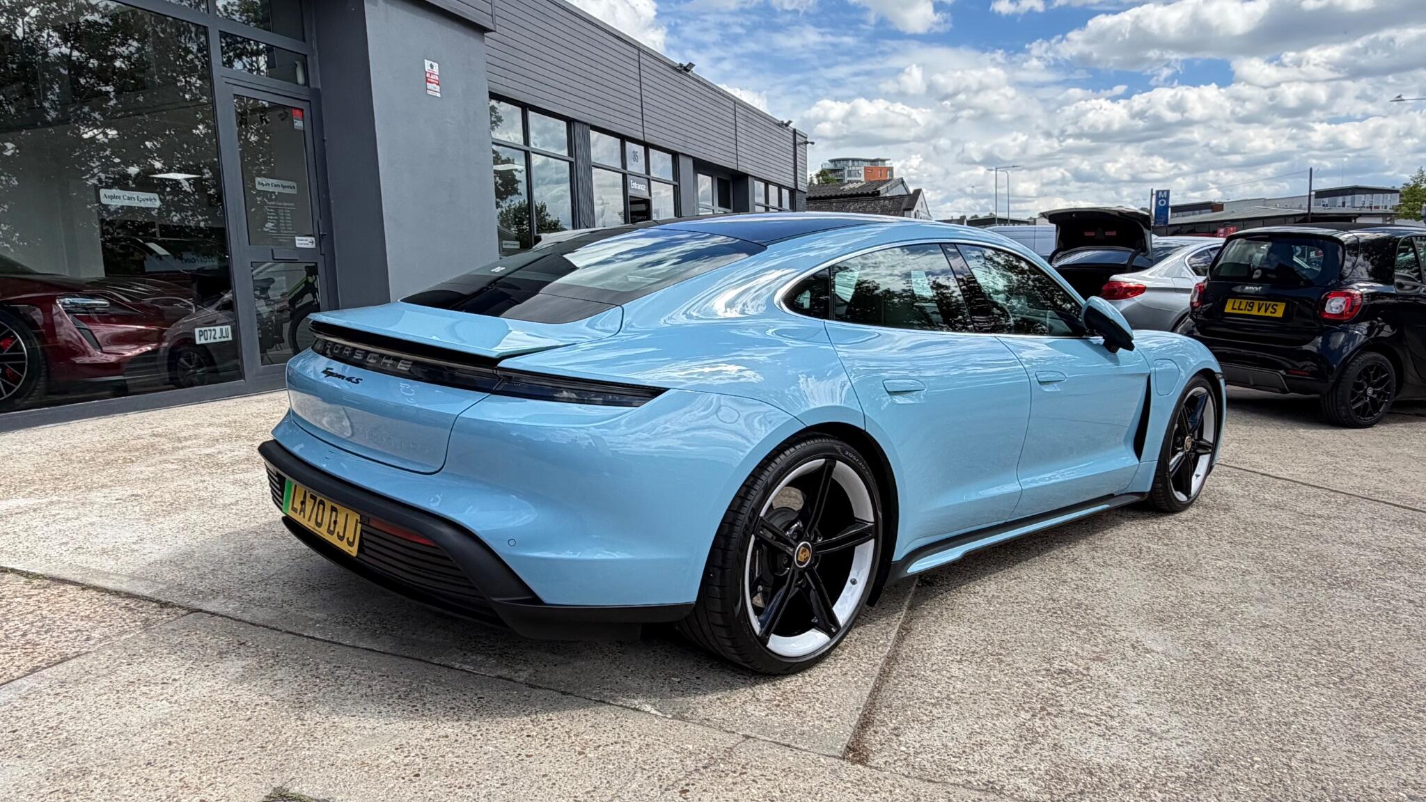 Porsche Taycan view 9