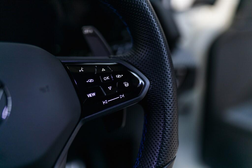 Volkswagen Golf view 32