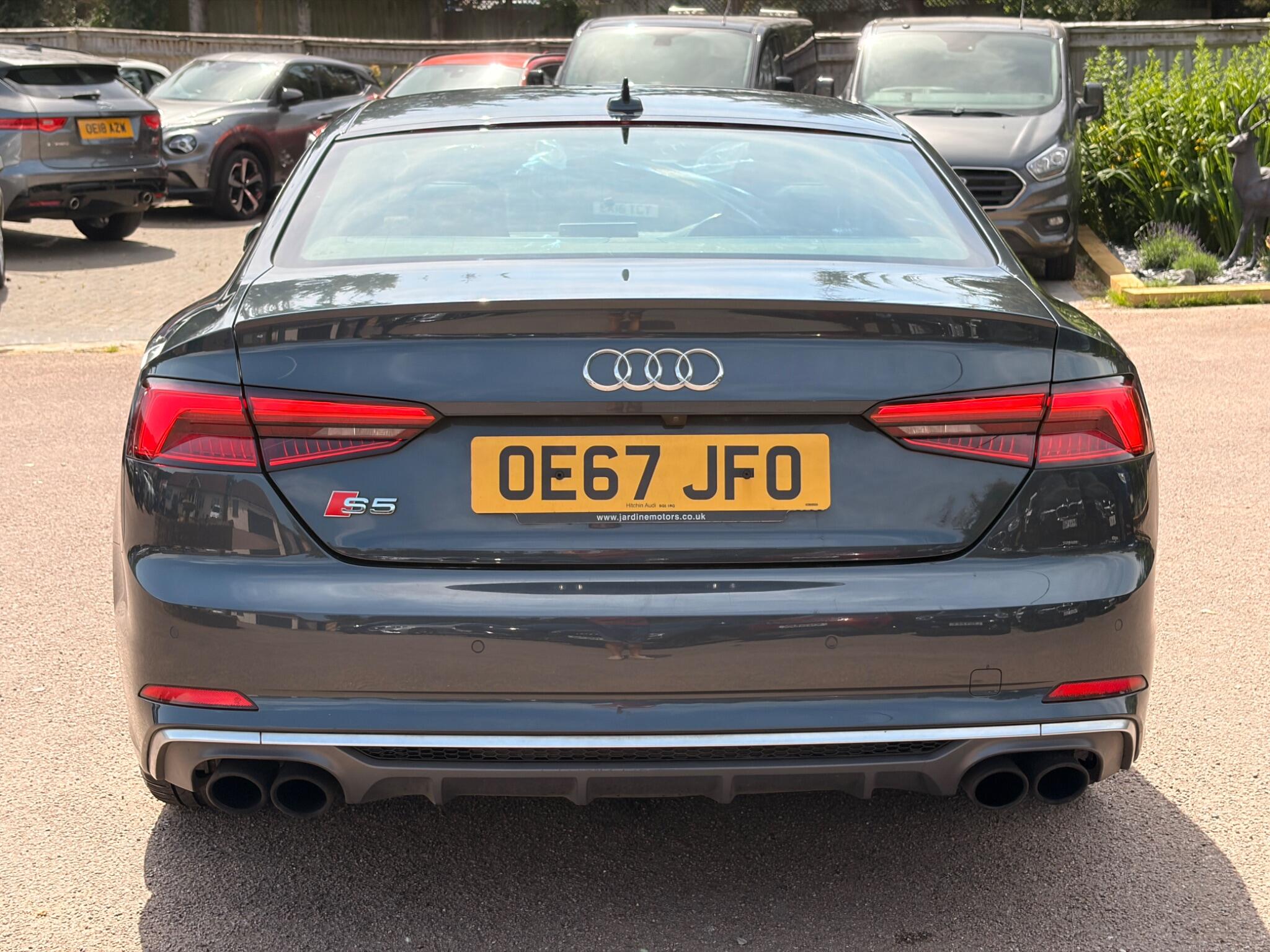 Audi S5 view 7