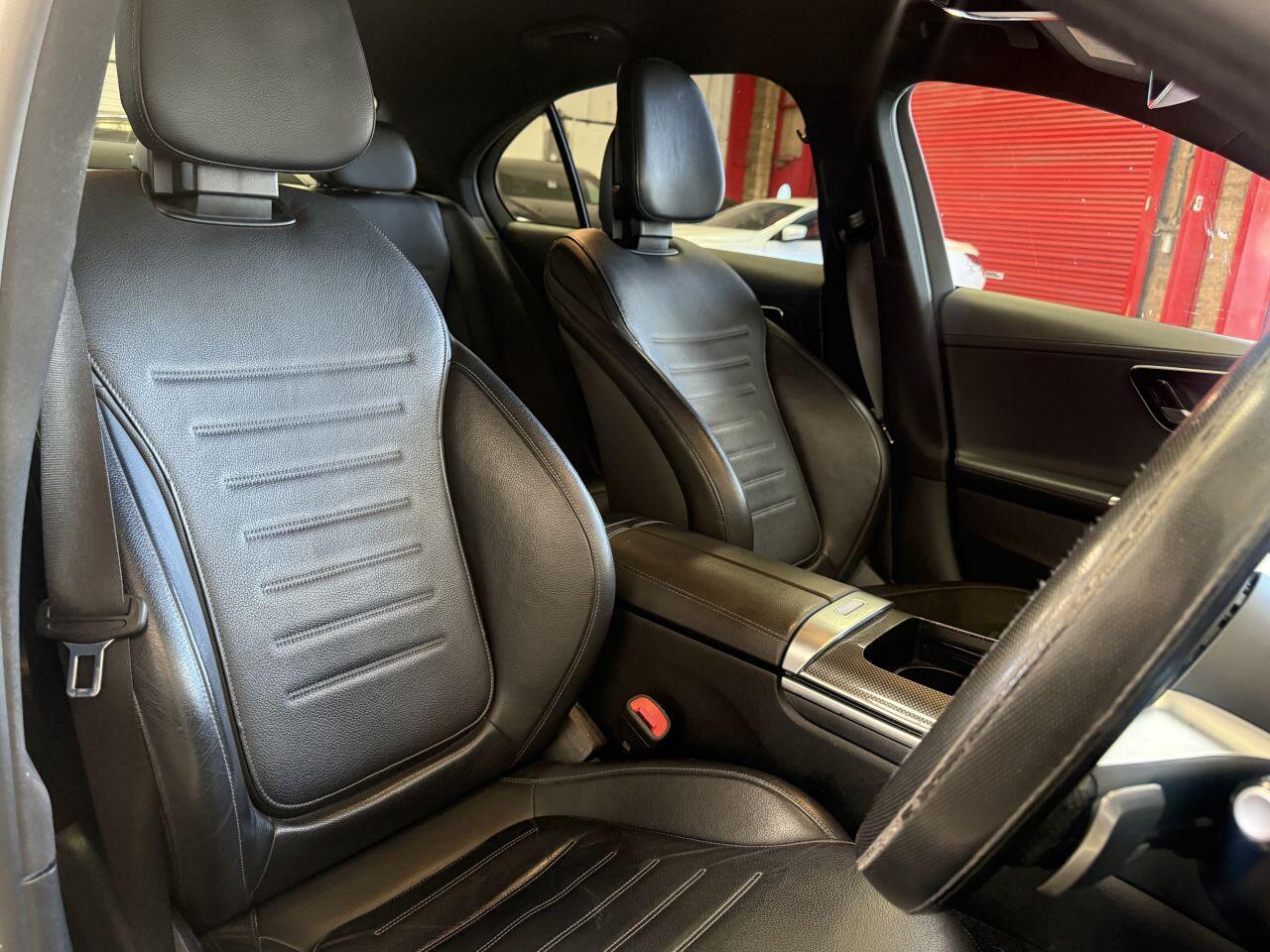 Mercedes-Benz C Class view 32