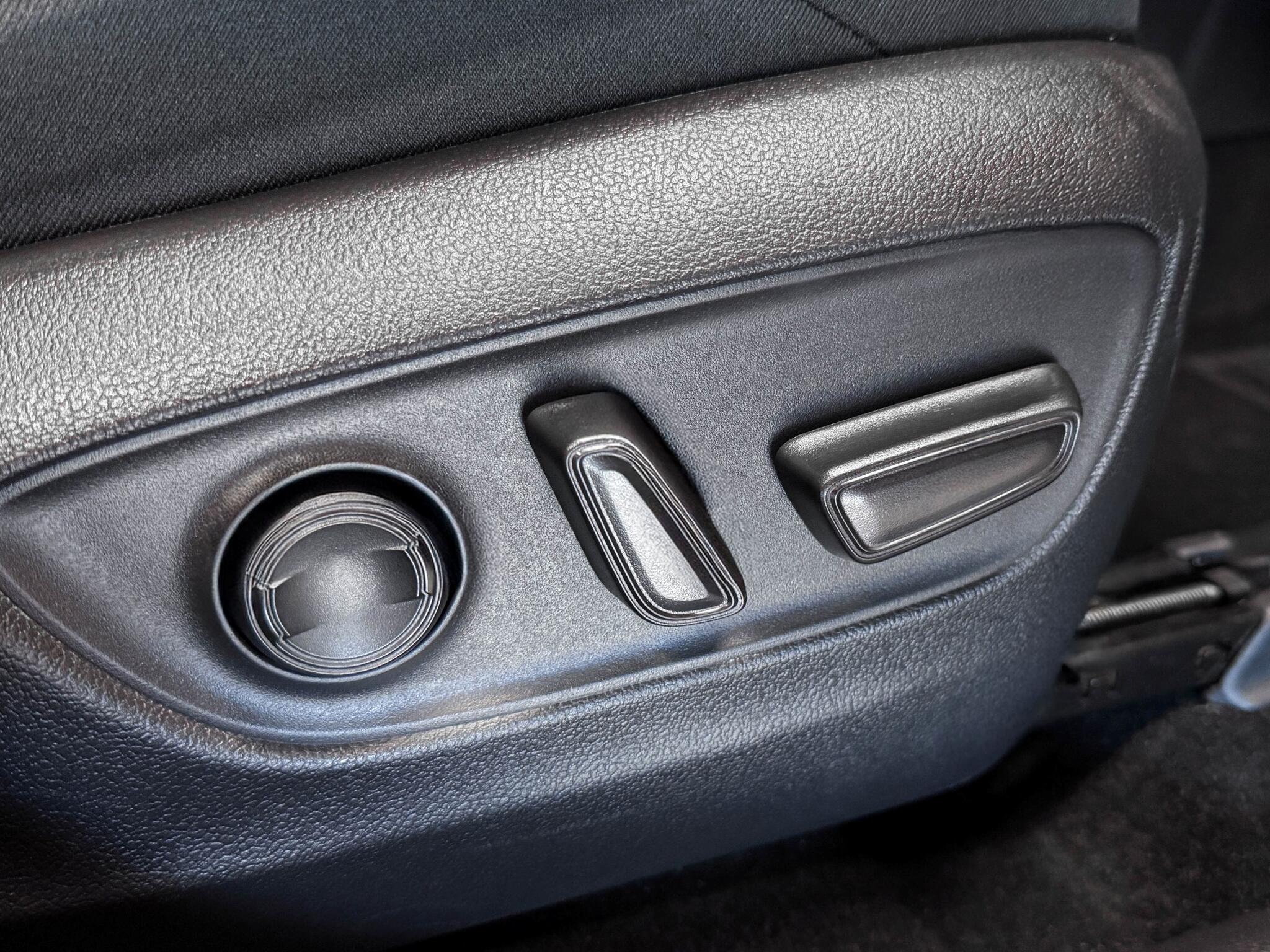 Toyota Rav4 view 23