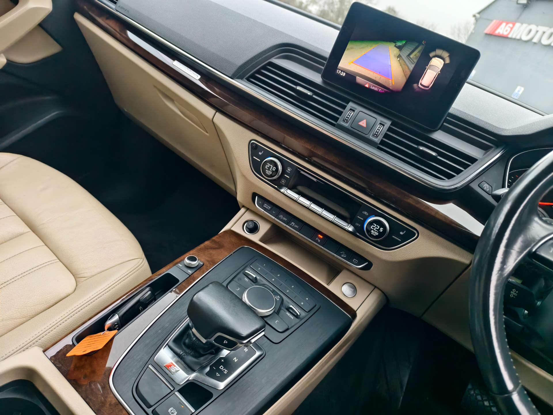 Audi Q5 view 26