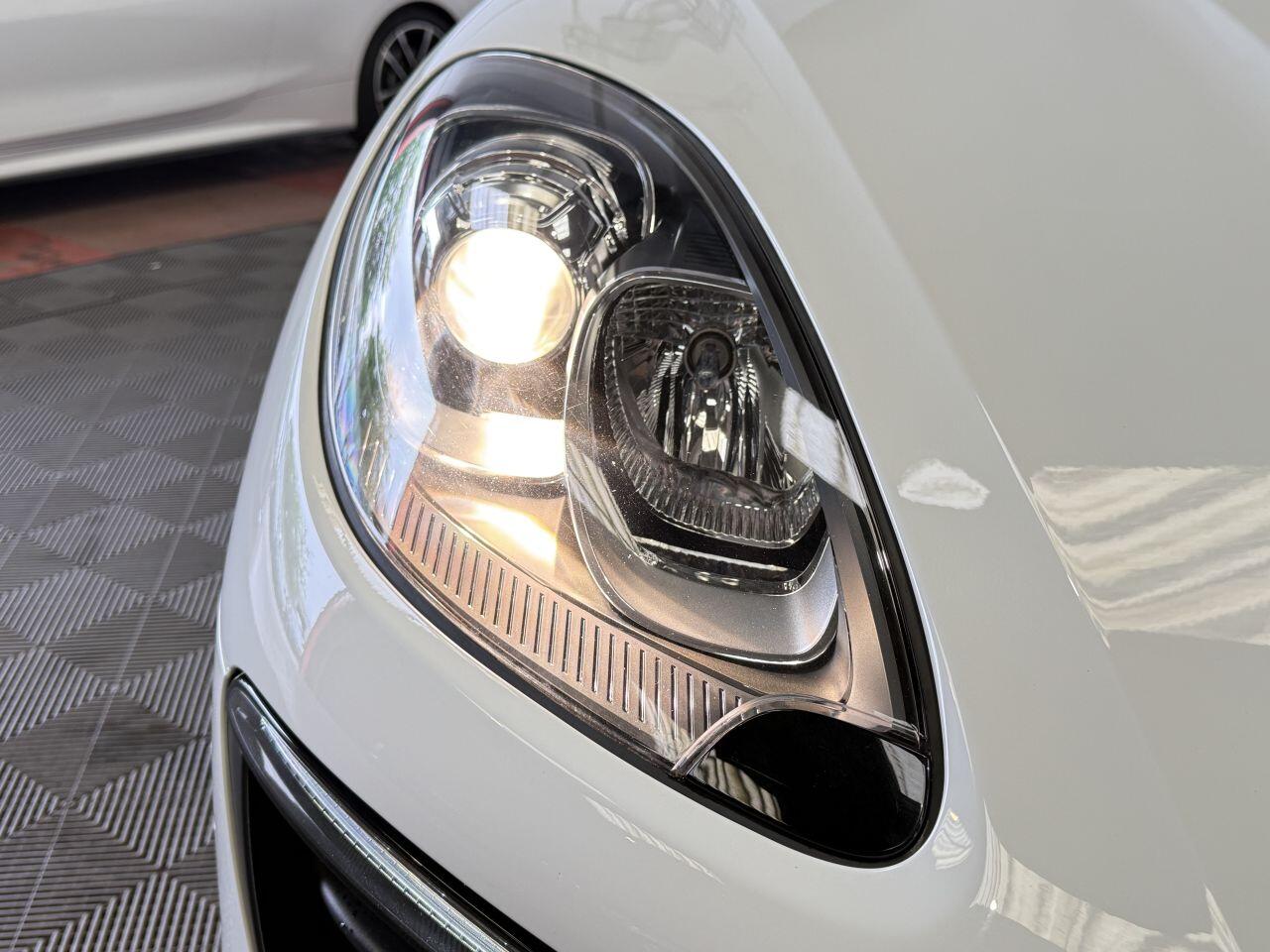 Porsche Macan view 26
