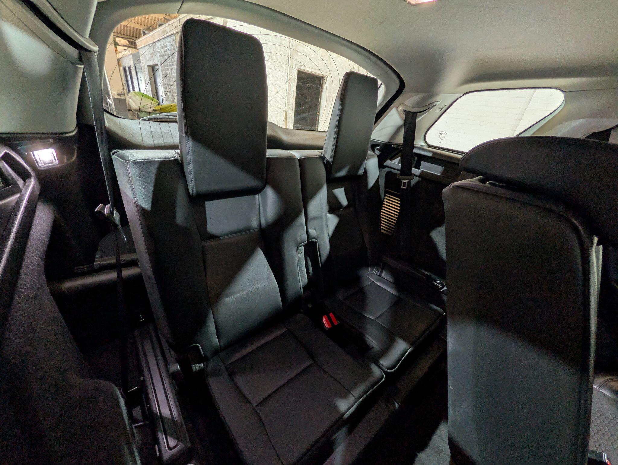 Land Rover Discovery Sport view 74