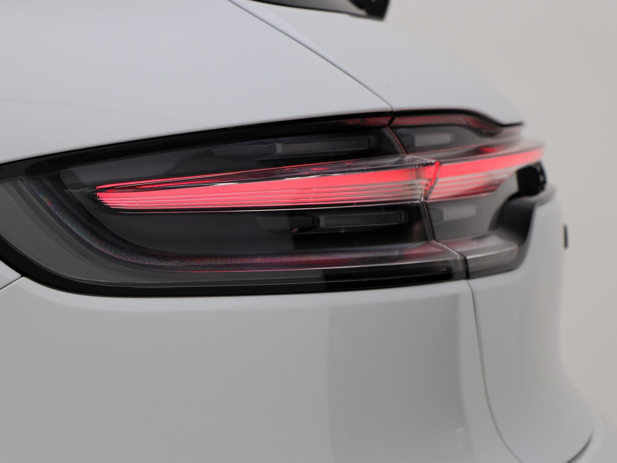 Porsche Macan view 22