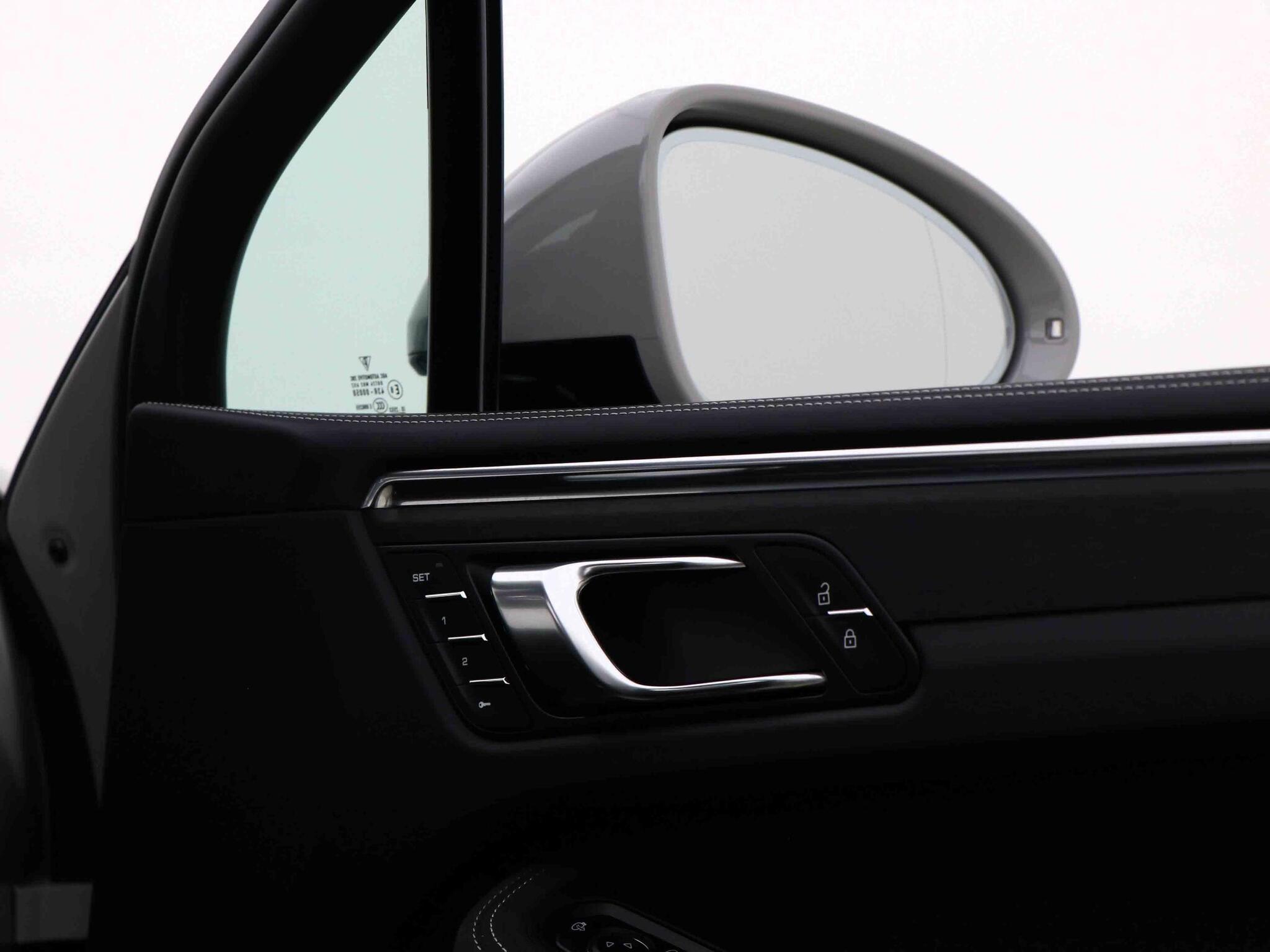 Porsche Macan view 43