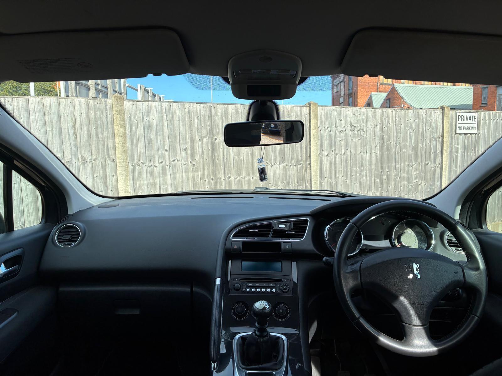 Peugeot 3008 view 16