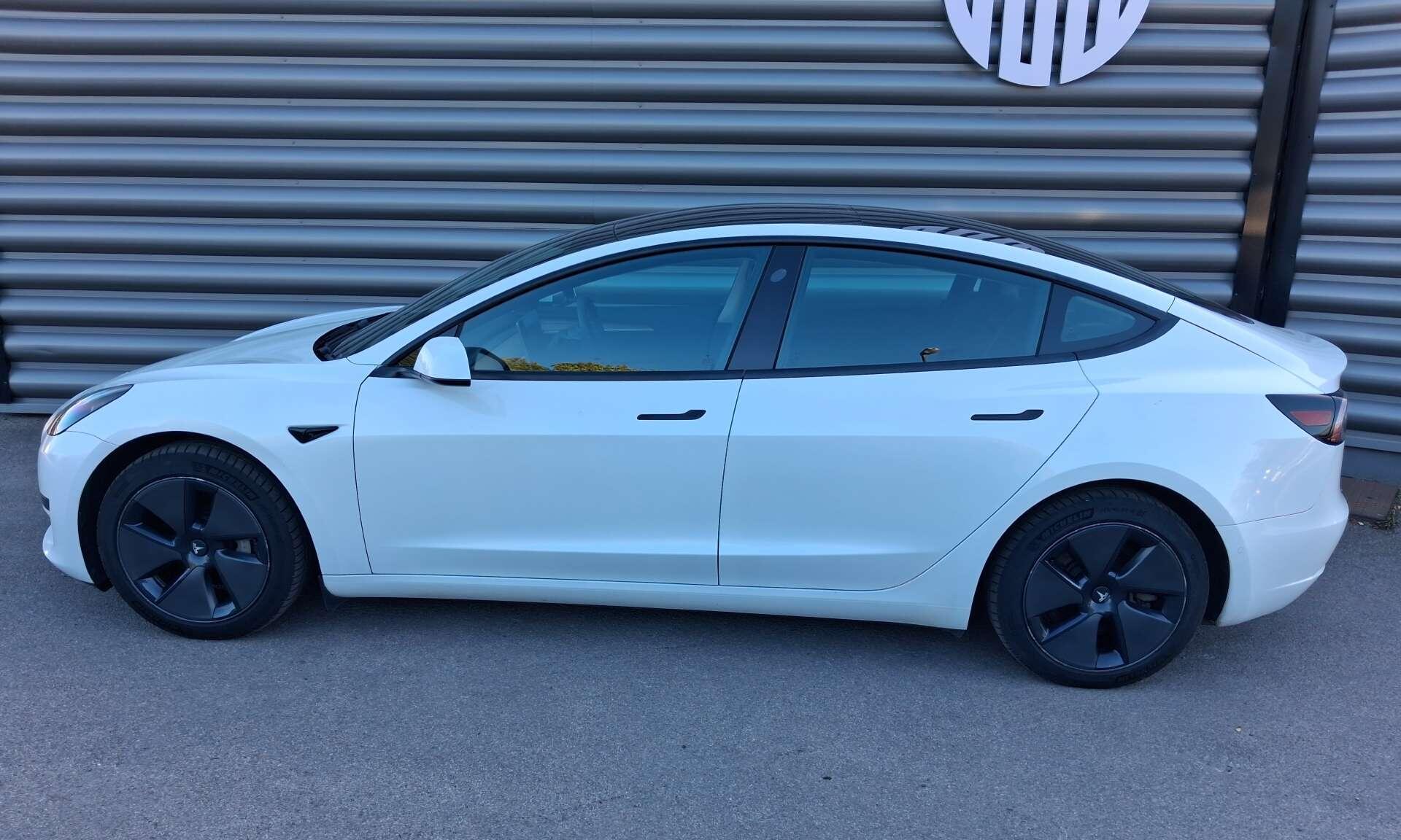 Tesla Model 3 view 10