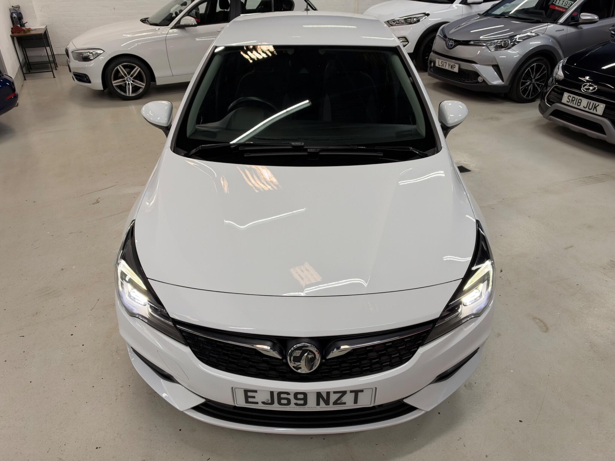 Vauxhall Astra view 4