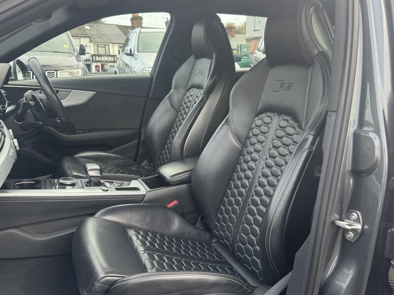 2018 Audi RS4 Avant image 30